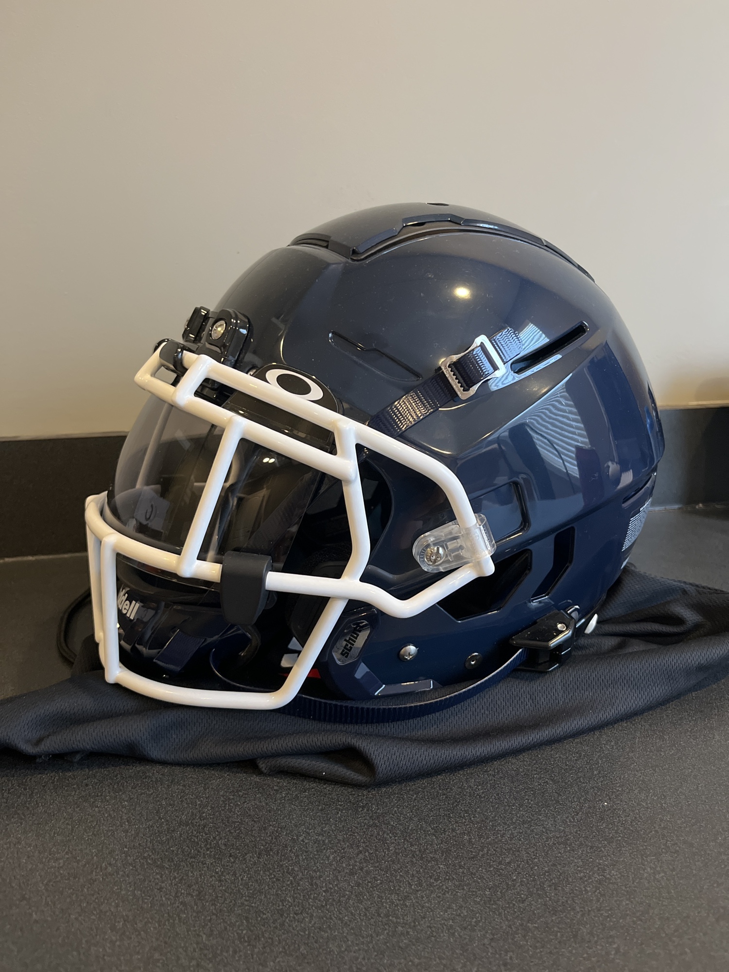 Used Extra Large Schutt F7 Helmet Cones With Visor And Chin Strap