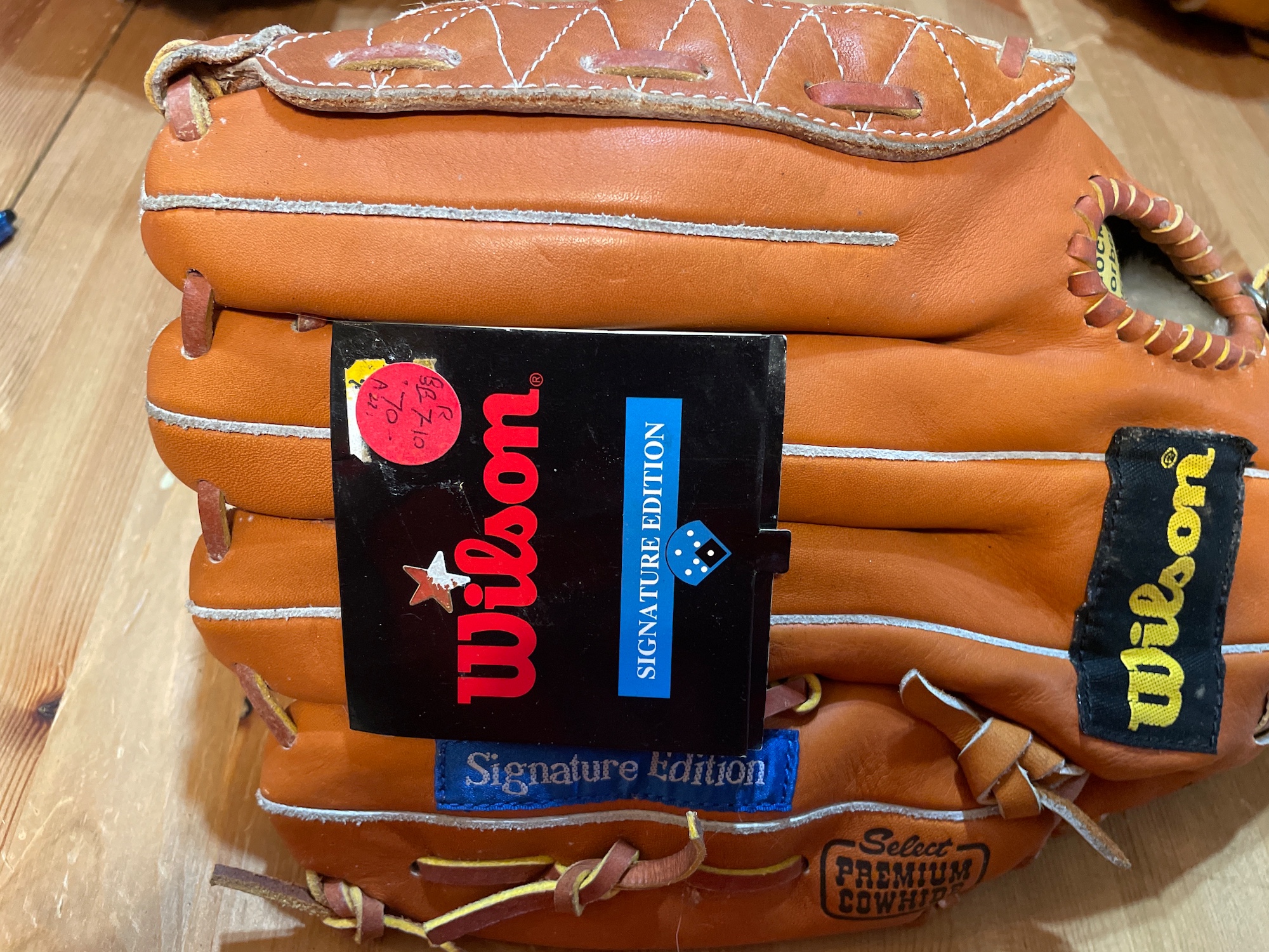 Wilson Baseball Mitt. model A2211 SidelineSwap