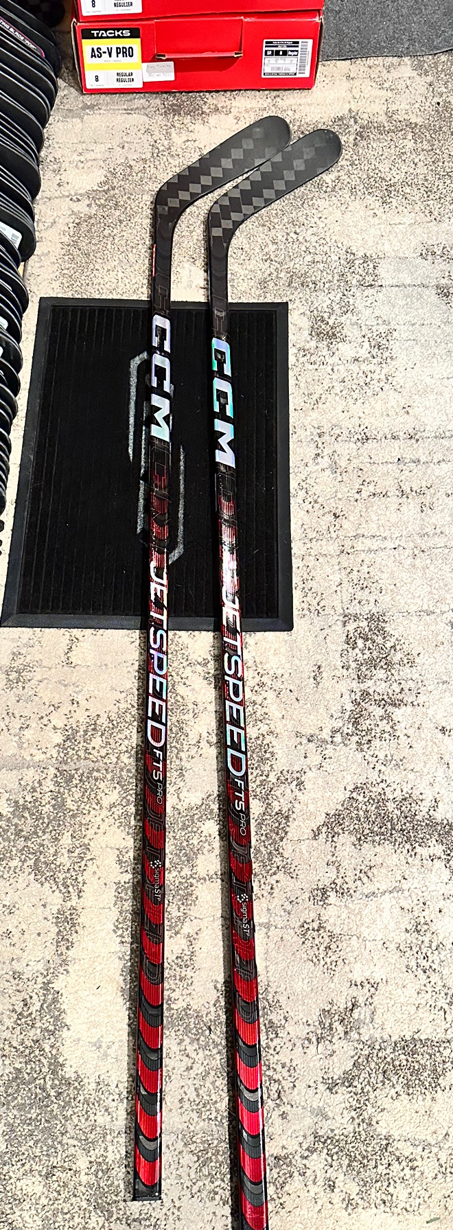 New! 2 Pack! 2x 75 Flex Right Hand P90TM JetSpeed FT5 Pro Hockey Sticks