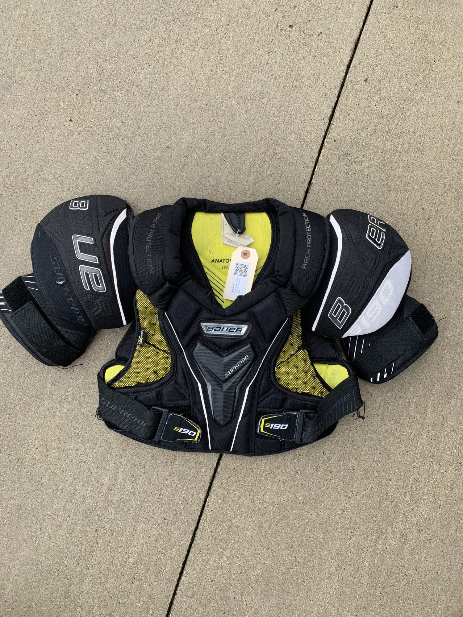 Used Senior Small Bauer S190 Shoulder Pads SidelineSwap