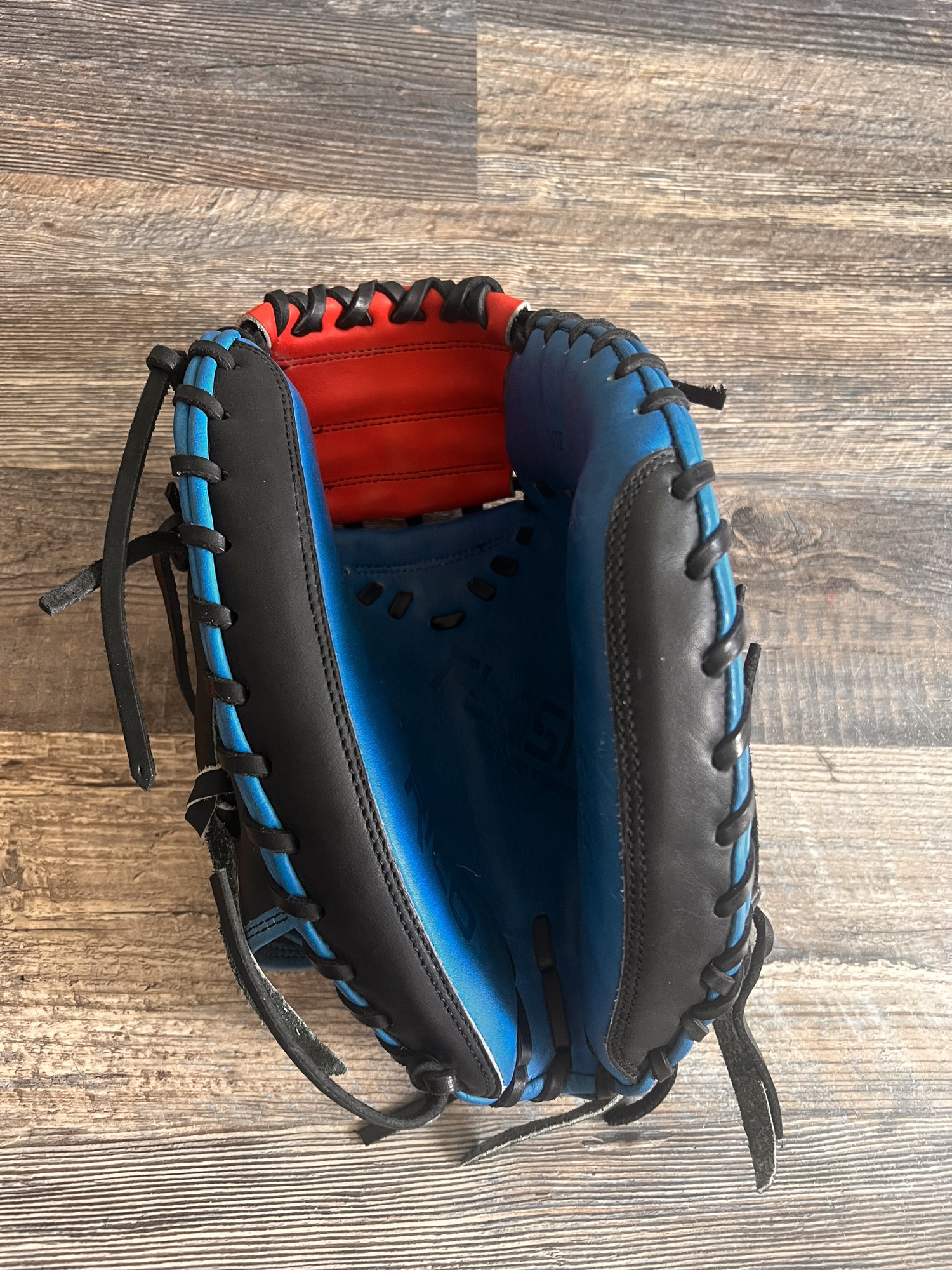 Rico catchers mitt 32.5 inch SidelineSwap