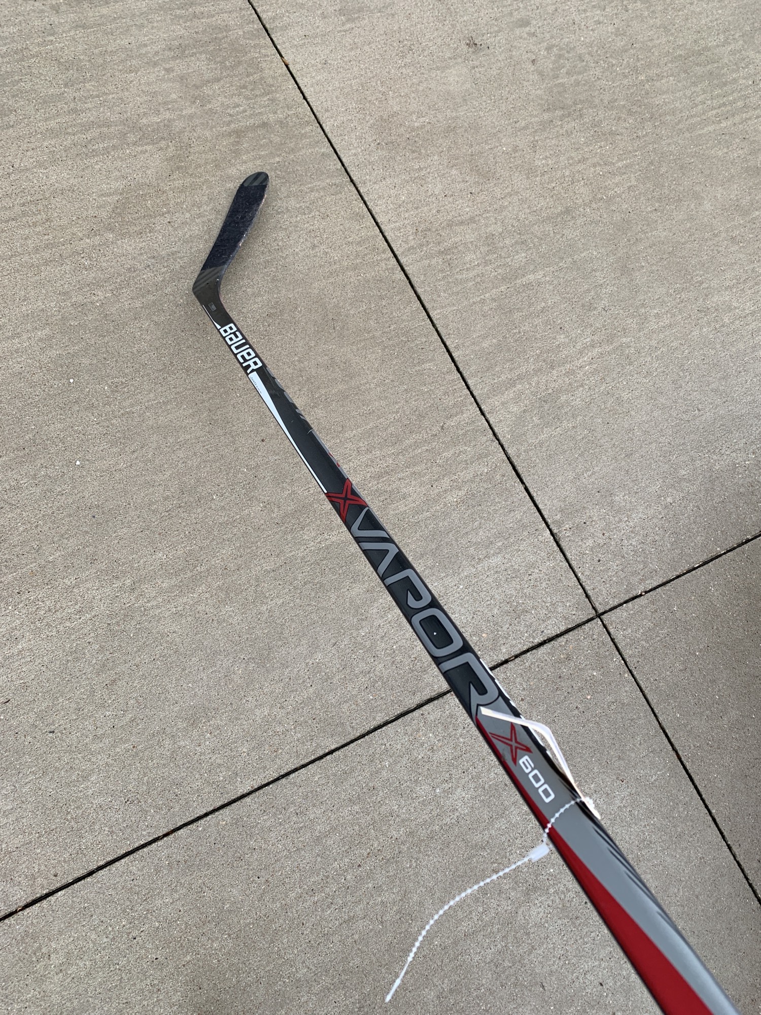 Used Youth Bauer Vapor X600 Right Hockey Stick P88 SidelineSwap