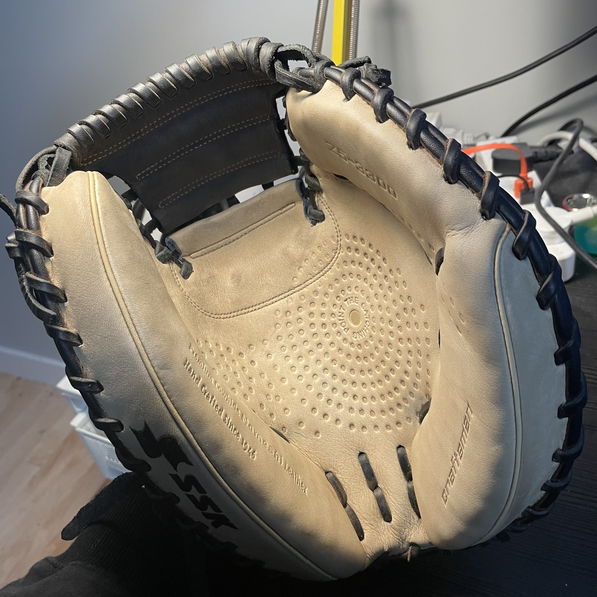 SSK Catcher's mitt 33" Z5 Craftsman Baseball Glove SidelineSwap