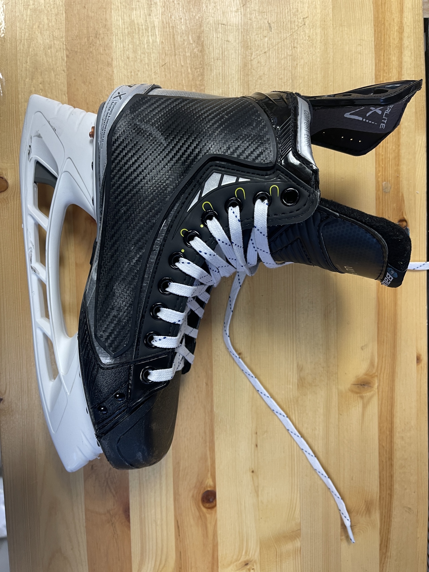 Barely Used Bauer Vapor Hyperlite Pro Stock Skates 8EAT8 W/Shot