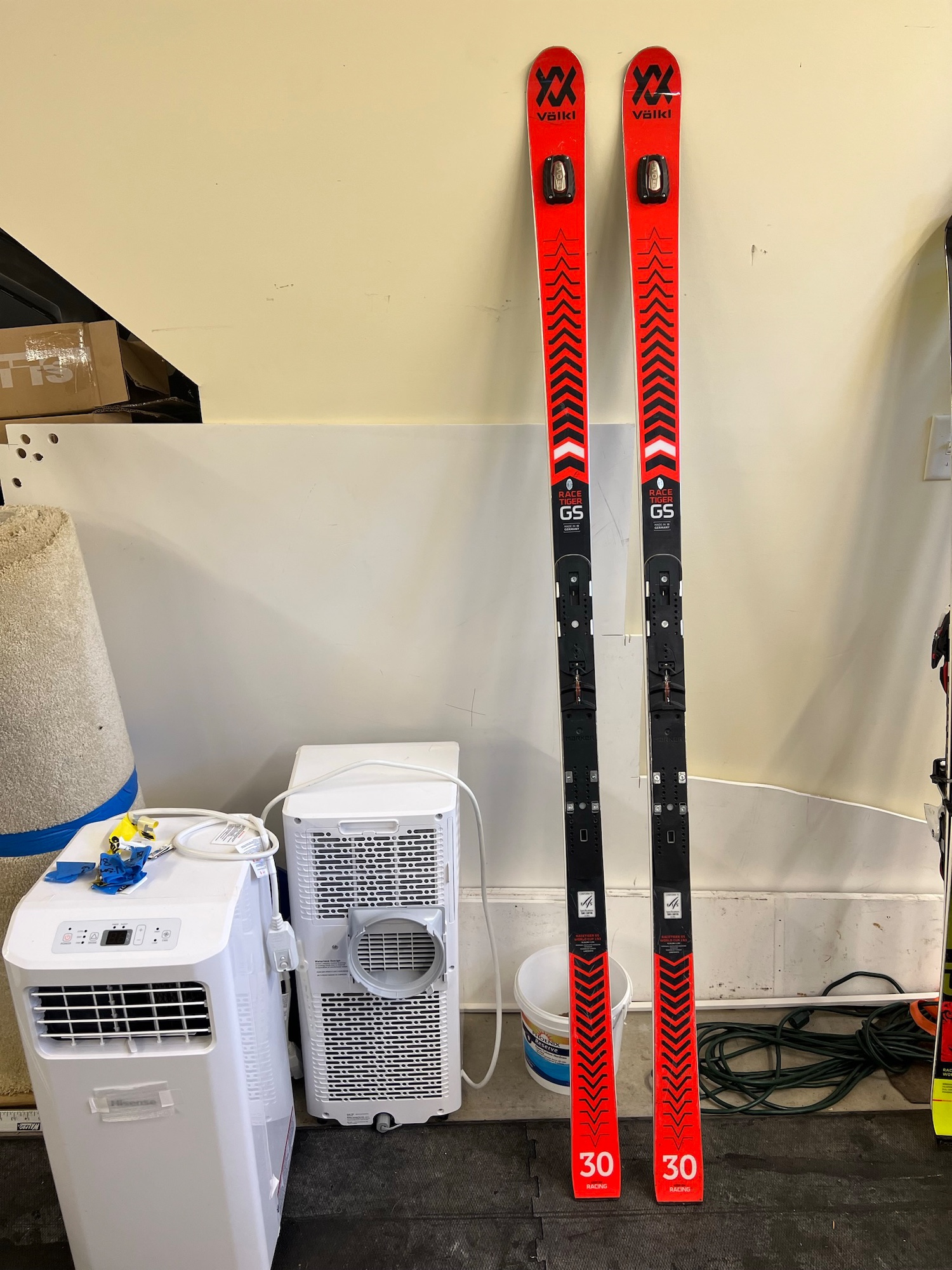 ＶＯＬＫＬ　ＲＡＣＥＴＩＧＥＲ　ＲＡＣＩＮＧ 2025-Volkl-Racetiger-JR-SL-T.