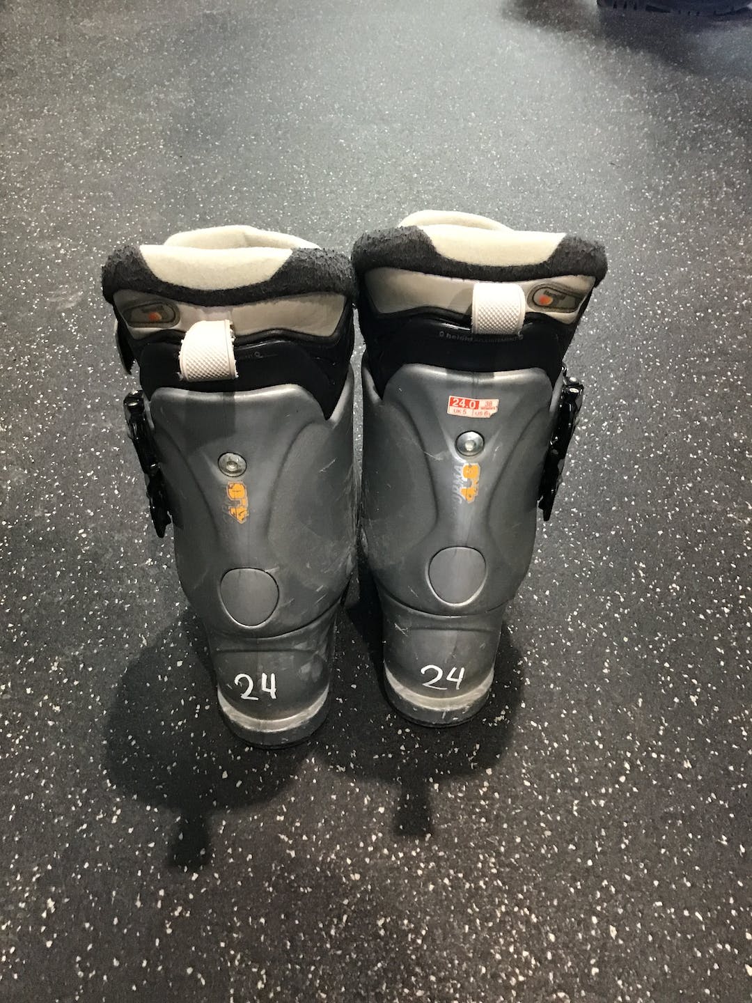 Used Salomon Performa 4.0 245 Mp M06.5 W07.5 Women's Downhill Ski