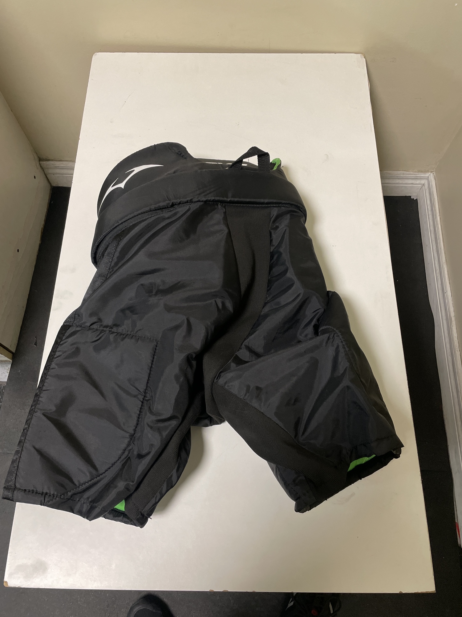 VIC CX2 Used Hockey Pants Jr L SidelineSwap