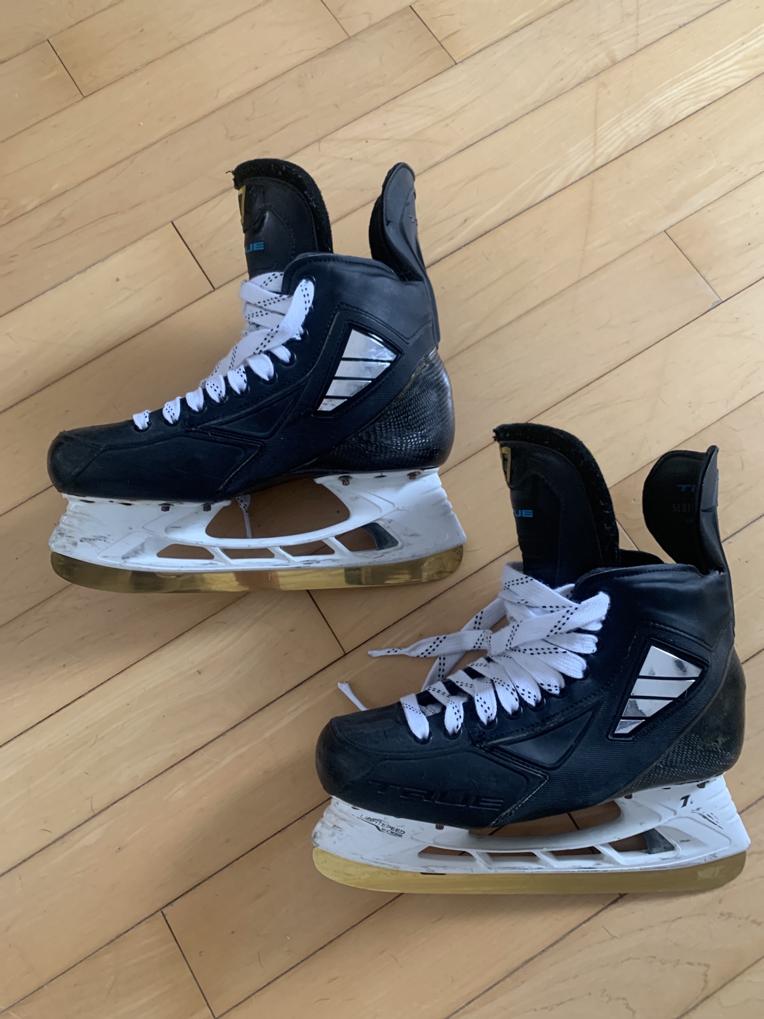 Used True Wide Width Pro Stock Size 9.5 Pro Custom Hockey Skates SidelineSwap
