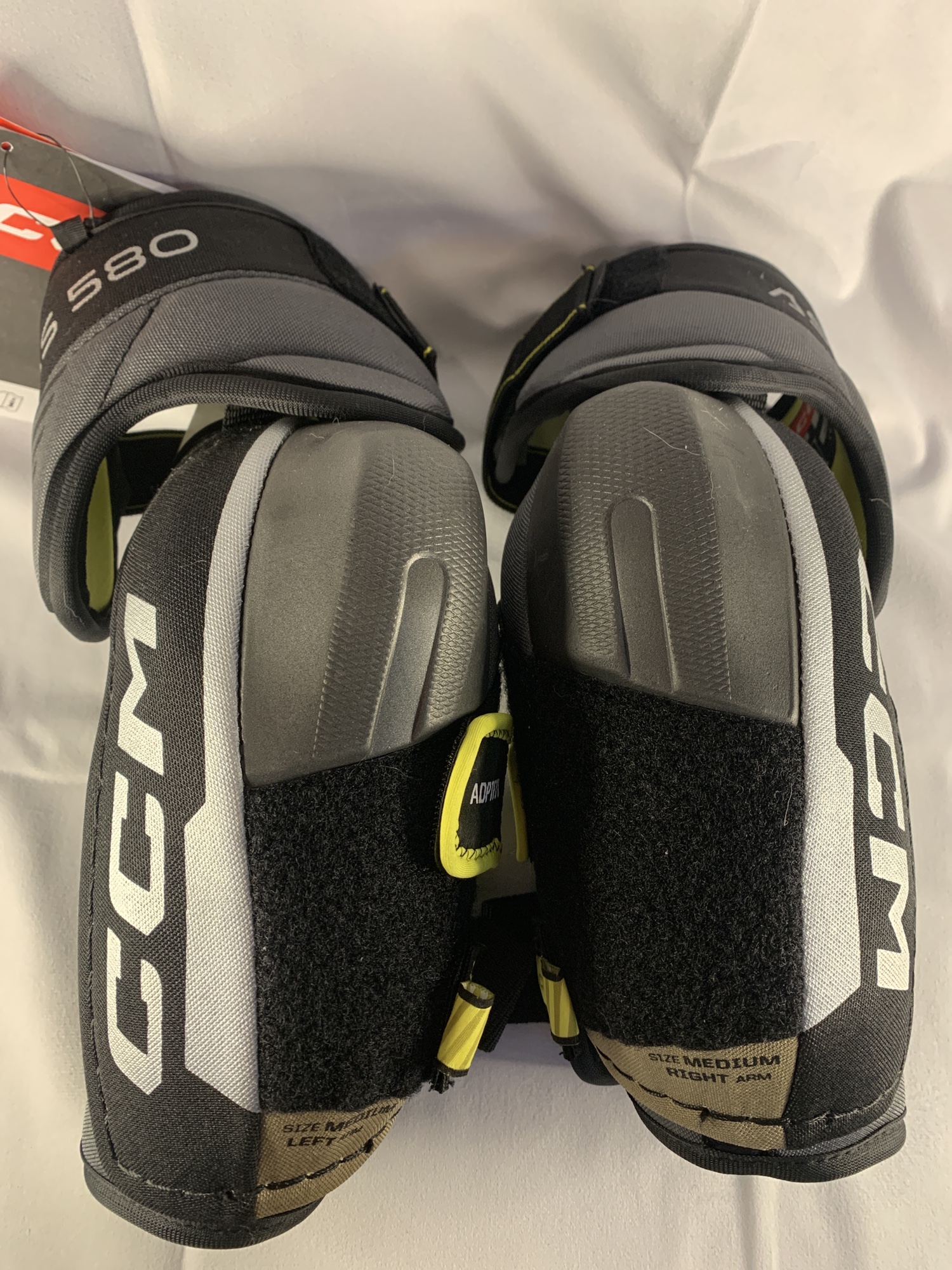 New Medium CCM Tacks AS 580 Elbow Pads/CCM 14" JetSpeed ft 475 Gloves
