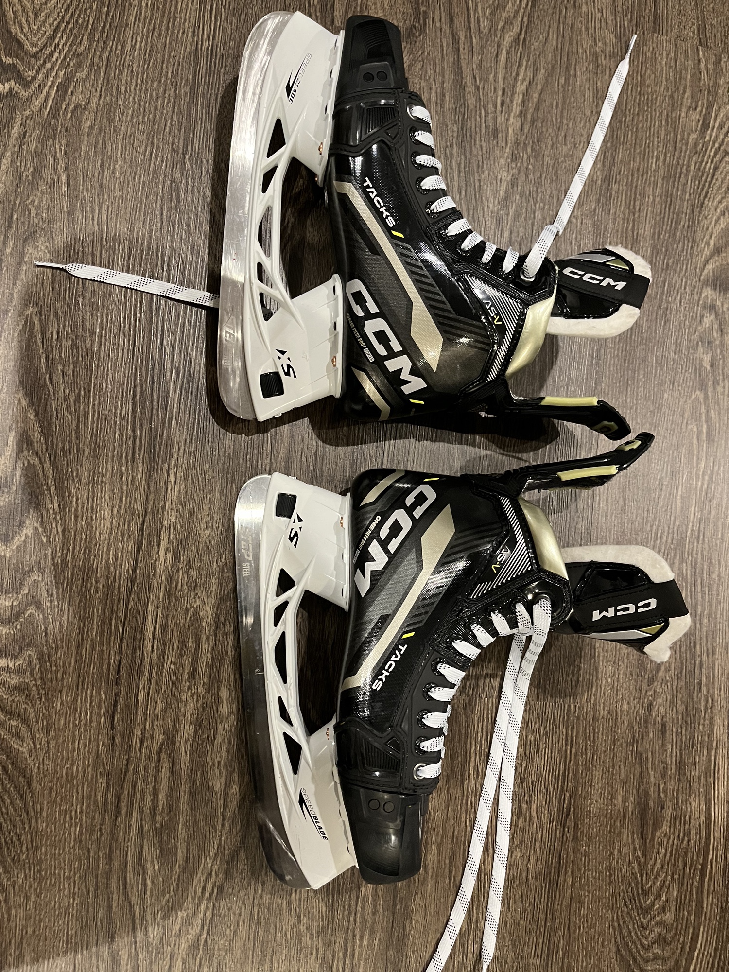 Lightly Used CCM Wide Width Size 8.5 Super Tacks ASV Hockey Skates