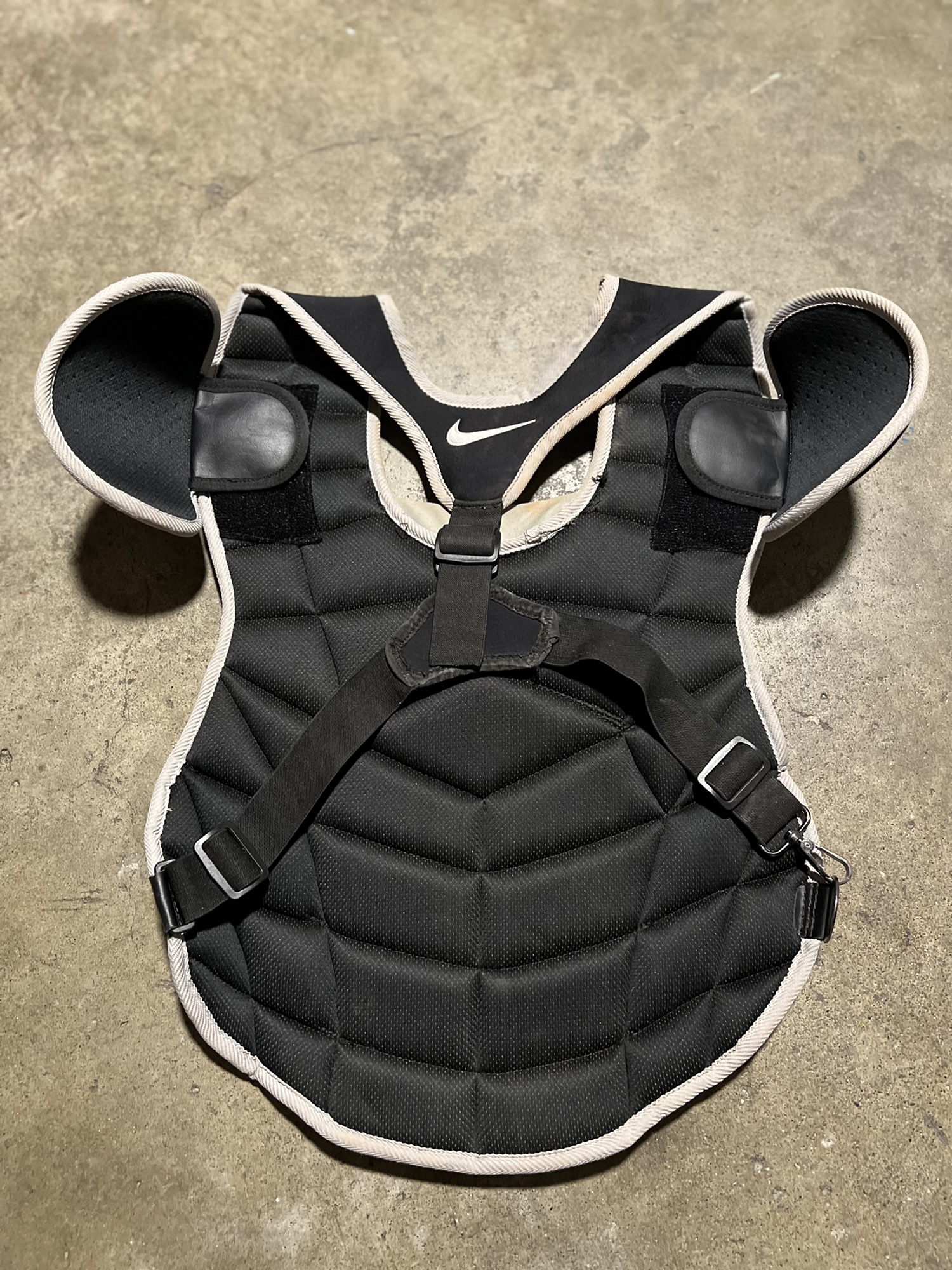 Nike Catcher's Chest Protector SidelineSwap