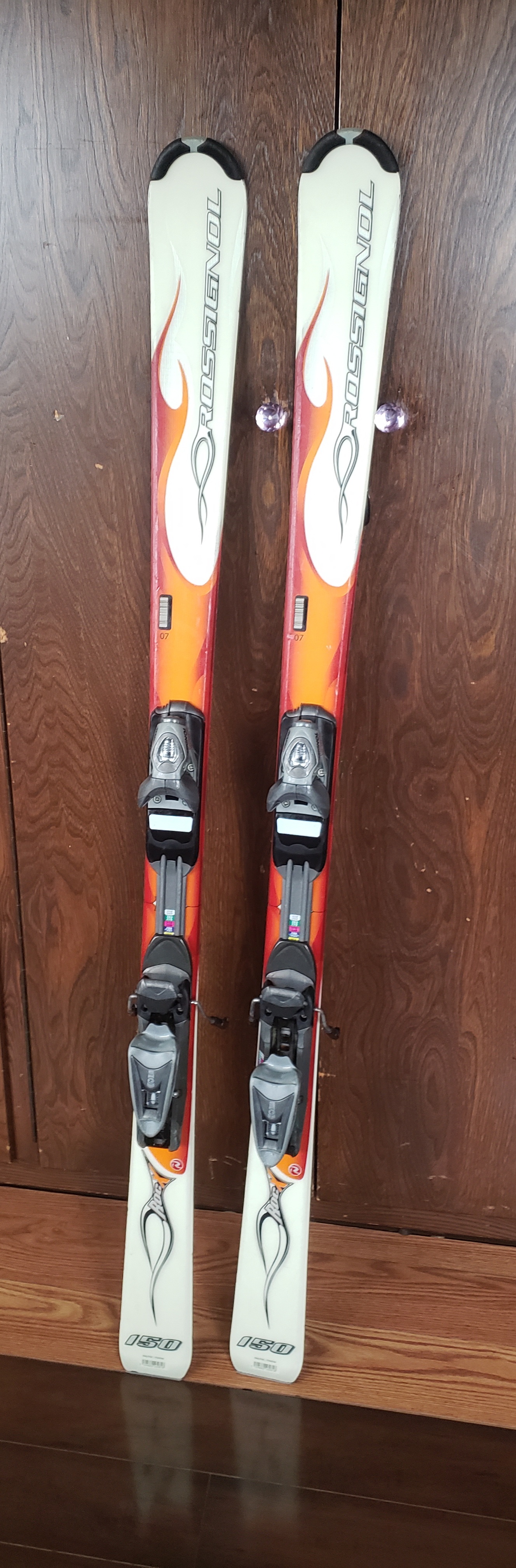 150cm ROSSIGNOL ROC X ADULT Skis with Rossignol EZ Adjust Bindings DIN