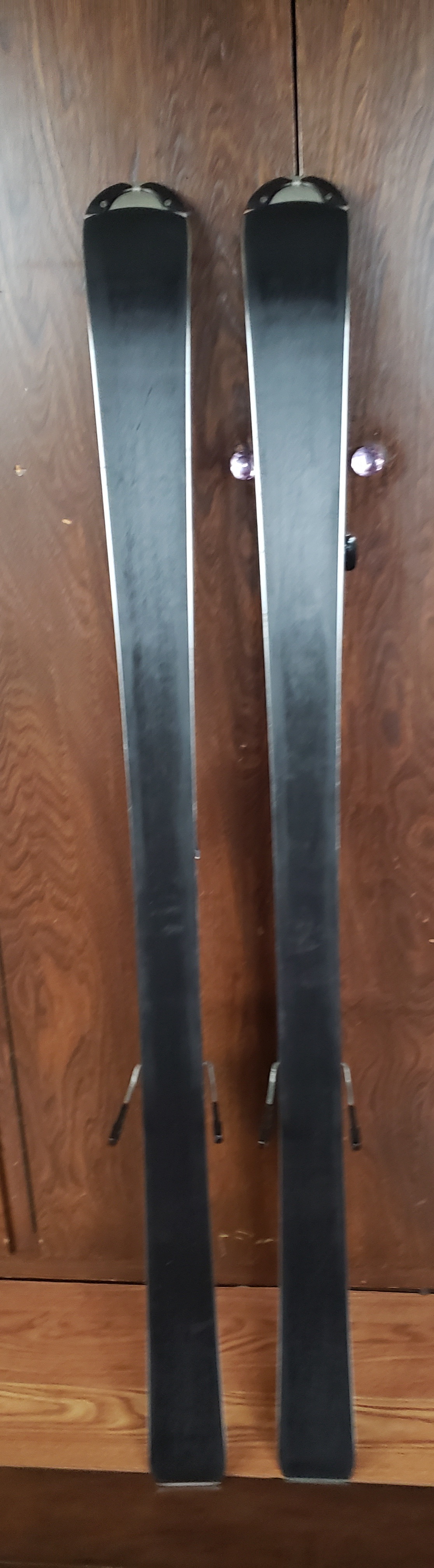 150cm ROSSIGNOL ROC X ADULT Skis with Rossignol EZ Adjust Bindings DIN