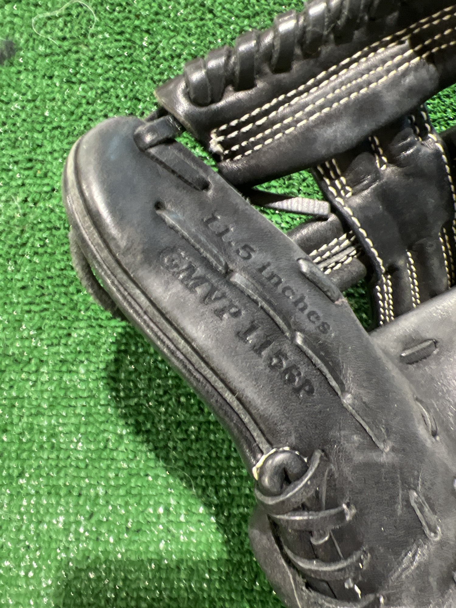 Used Mizuno MVP Prime Right Hand Throw Outfield Baseball Glove 11.5