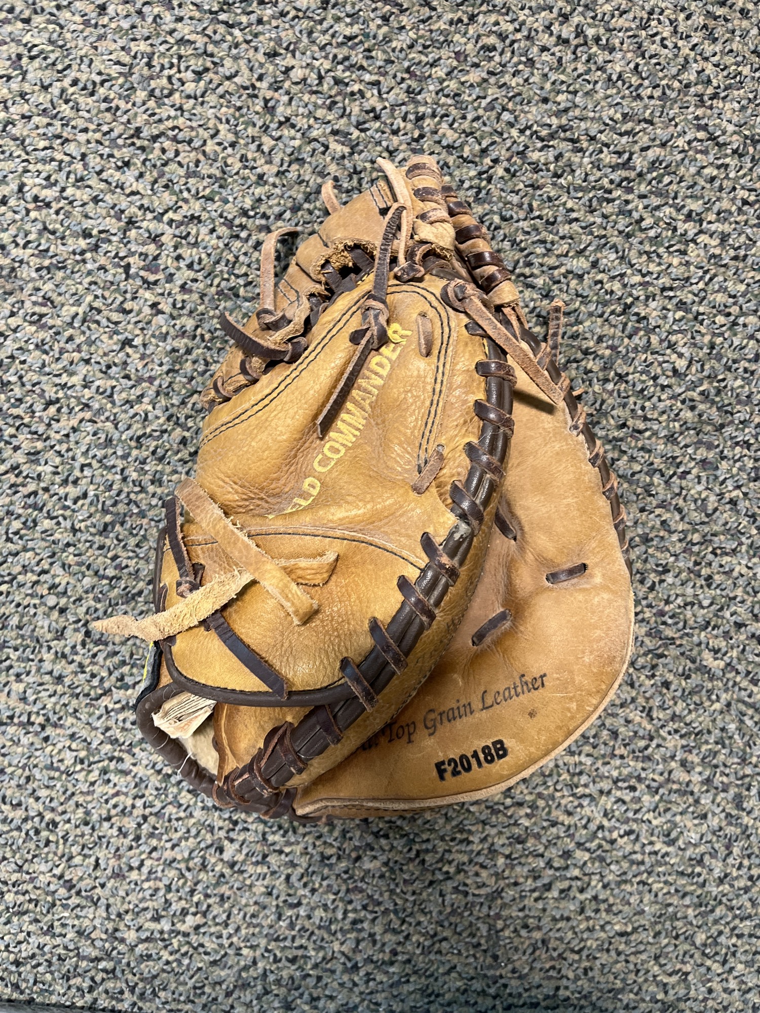 Used Glove smith Right Hand Throw Catcher's Glove 31 SidelineSwap