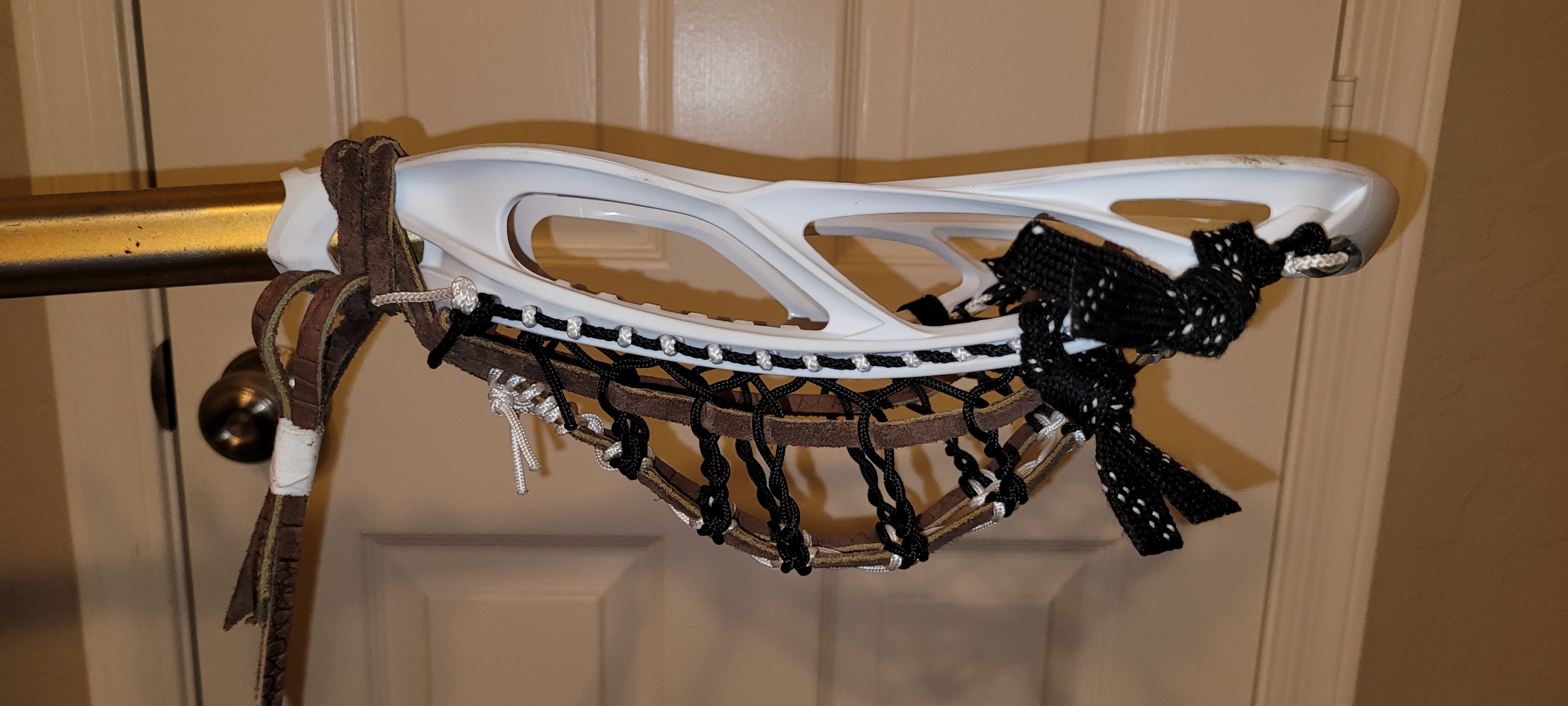 New Attack & Midfield STX Strung Stallion 900 Head Traditional
