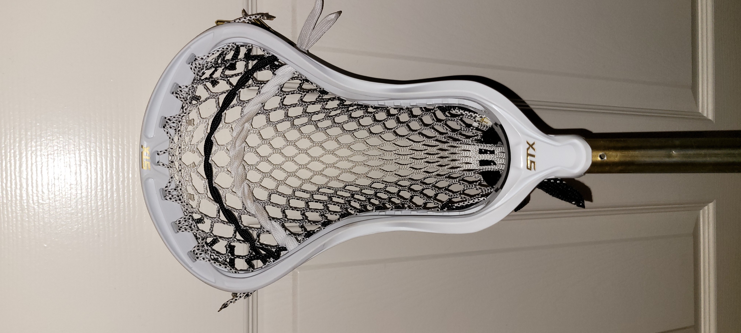 New Attack & Midfield STX Strung Stallion 900 Head Throne of String
