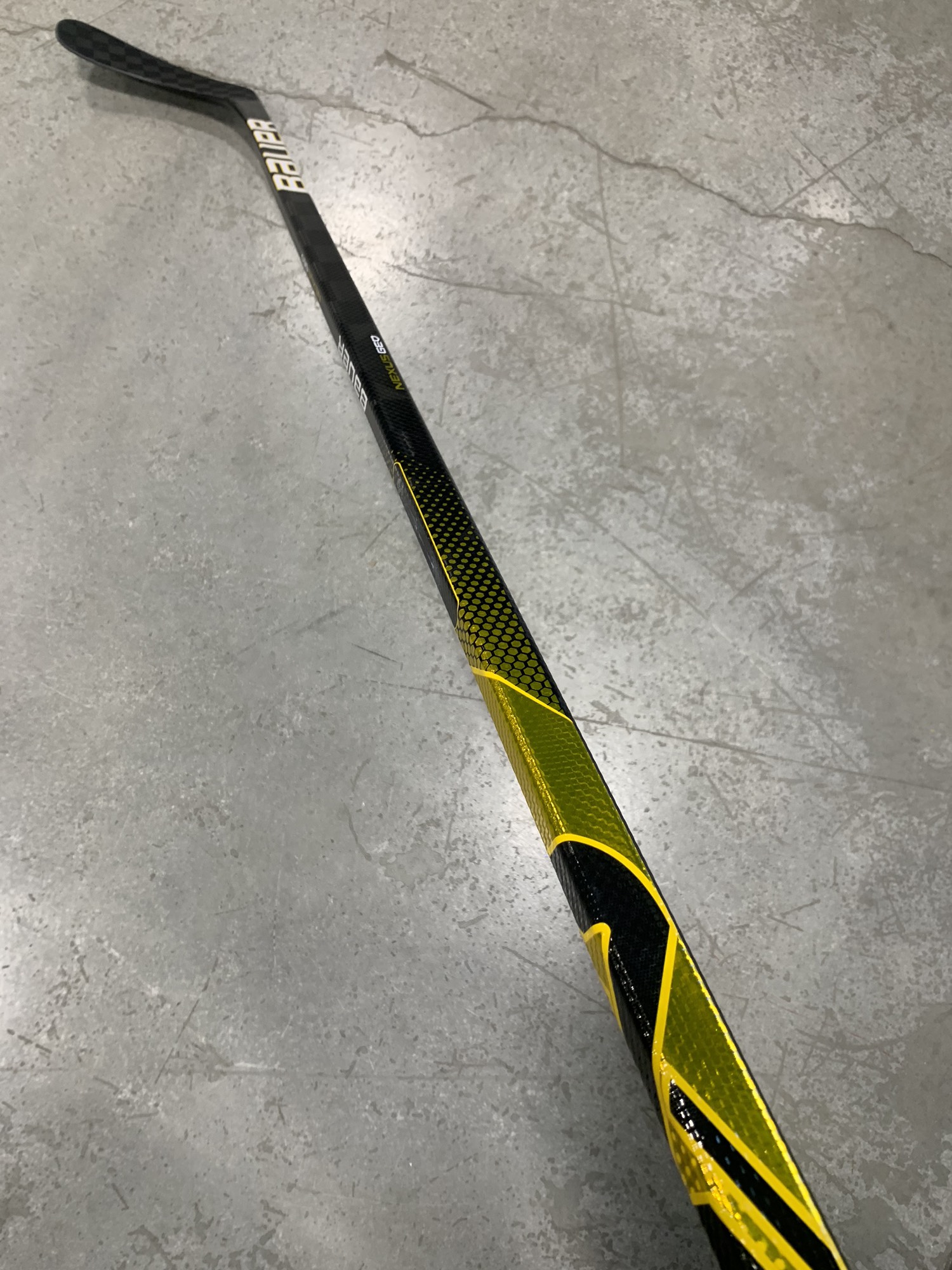 Used Intermediate Bauer Nexus Geo Left Hockey Stick P28 SidelineSwap