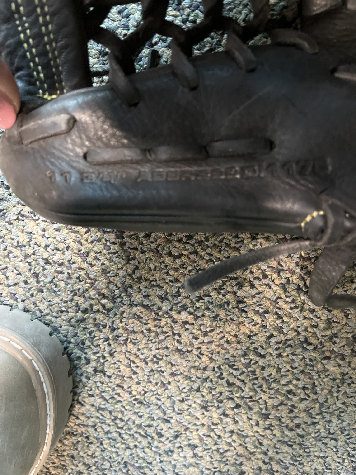 Used Wilson A950 Right Hand Throw Infield Baseball Glove 11.75