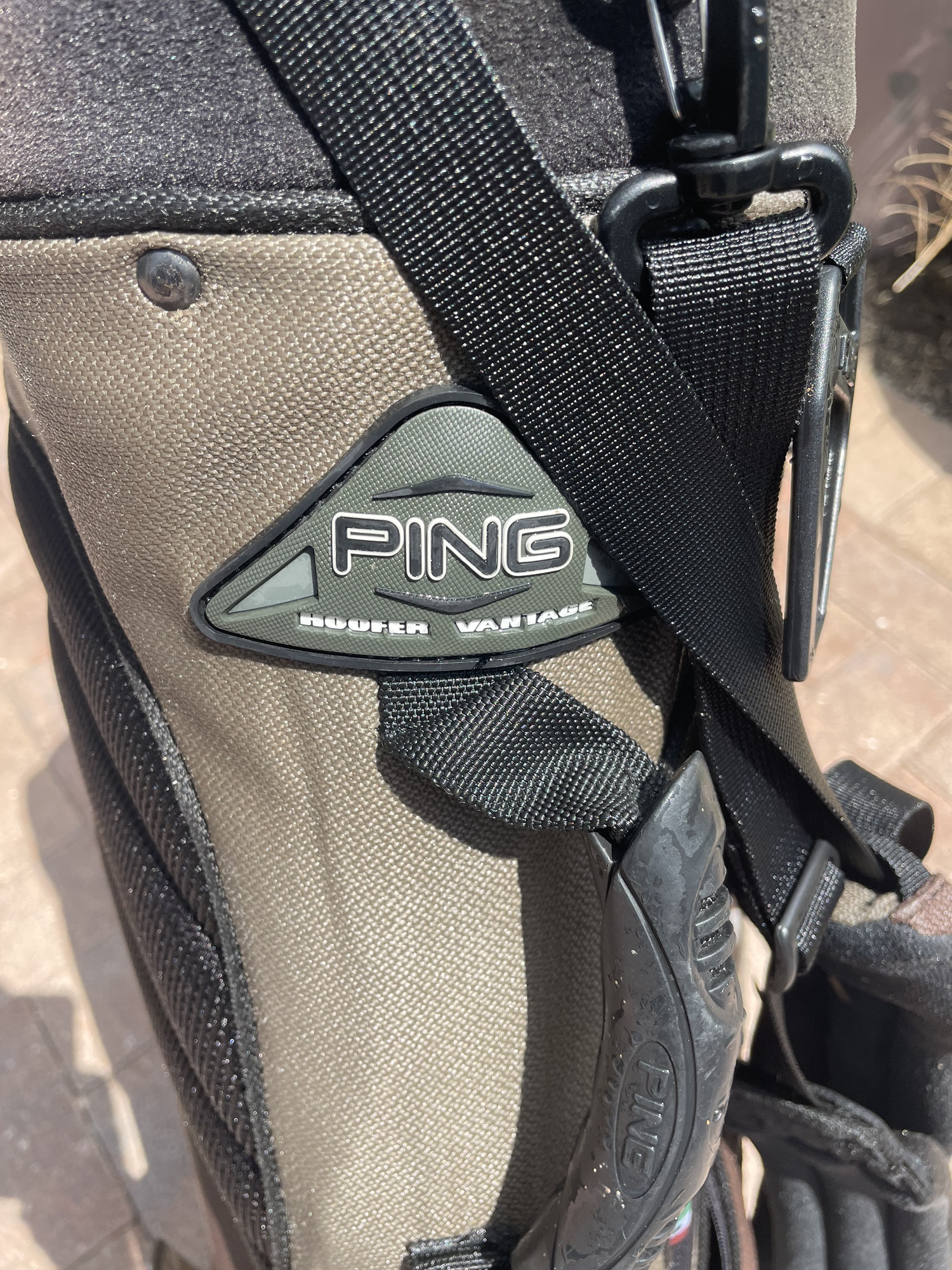 Ping Golf Stand Bag with double shoulder strap , cooler pocket and club dividers. SidelineSwap
