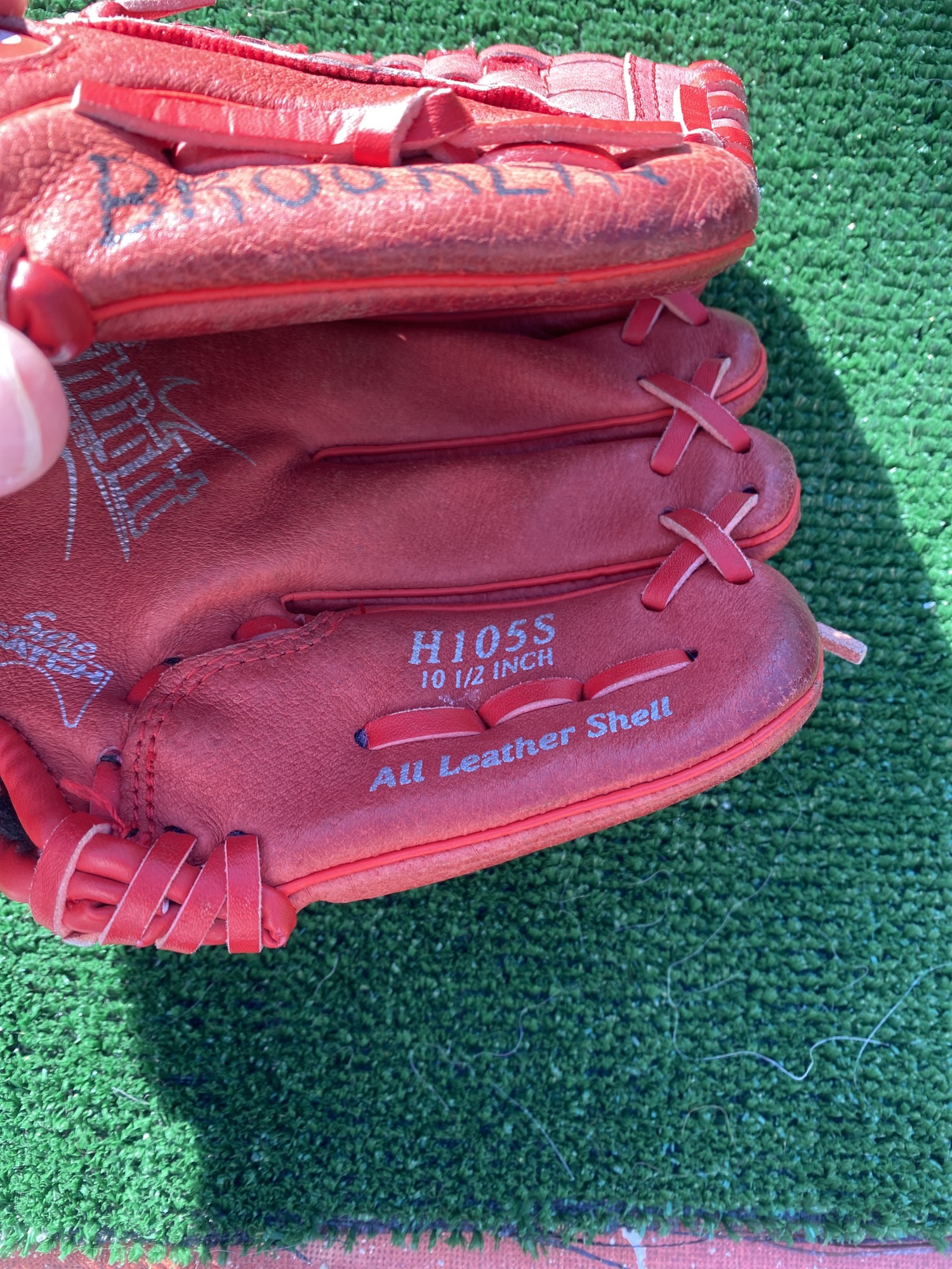 Used Rawlings Highlight Series Right Hand Throw Infield Baseball Glove