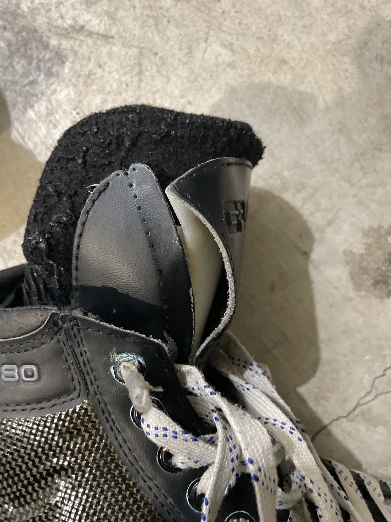 Used Graf Regular Width Size 10.5 DM1030 Hockey Goalie Skates