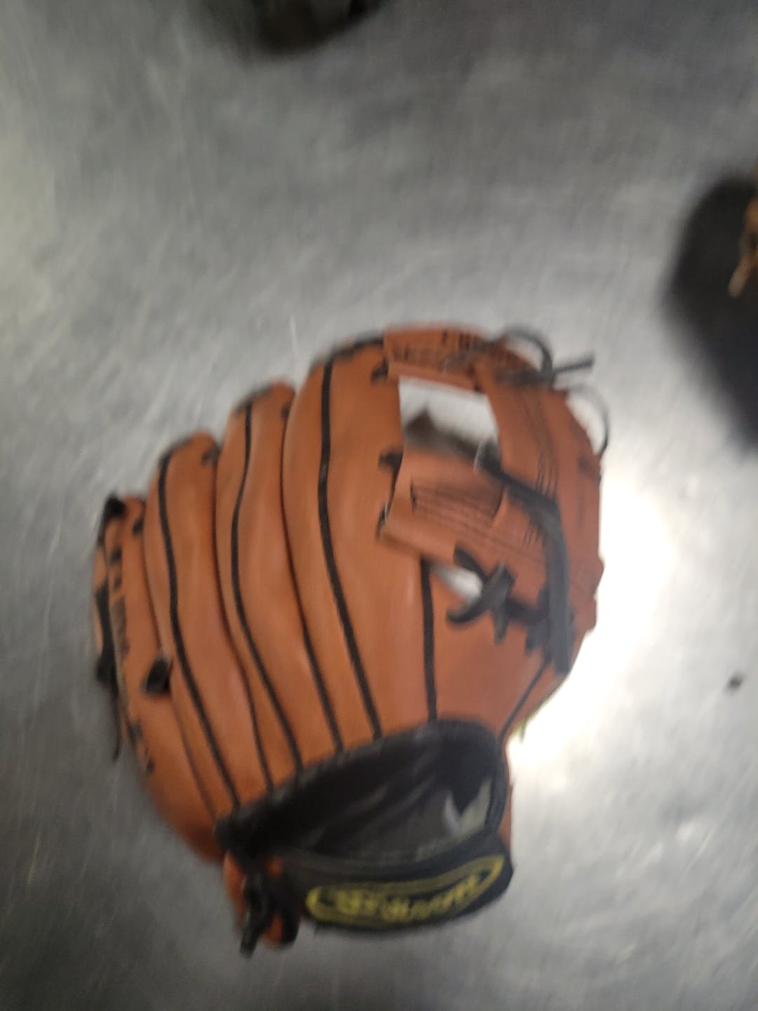 Used Wilson Tball Glove 9 1 2" Fielders Gloves SidelineSwap