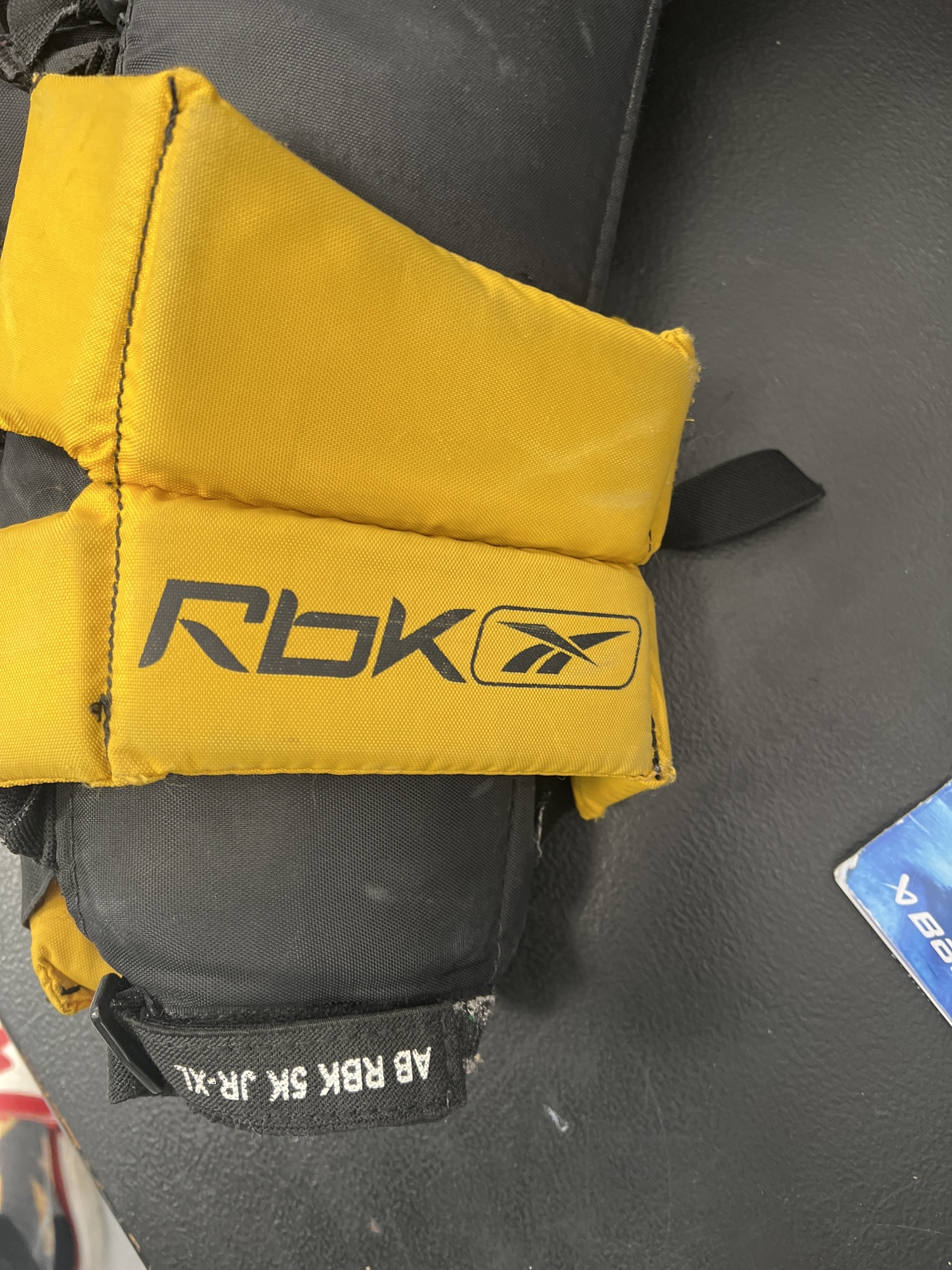 Used JR XL Reebok Goalie Chest Protector SidelineSwap