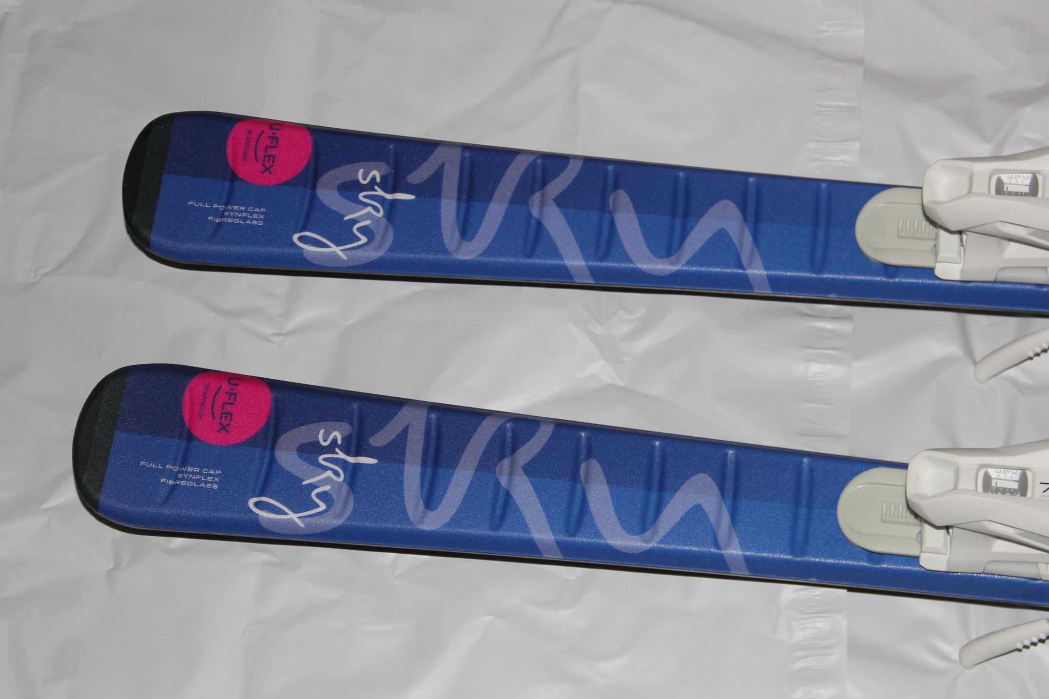 Elan 2023 Skis 140cm Elan Sky skis with size adjustable Bindings set