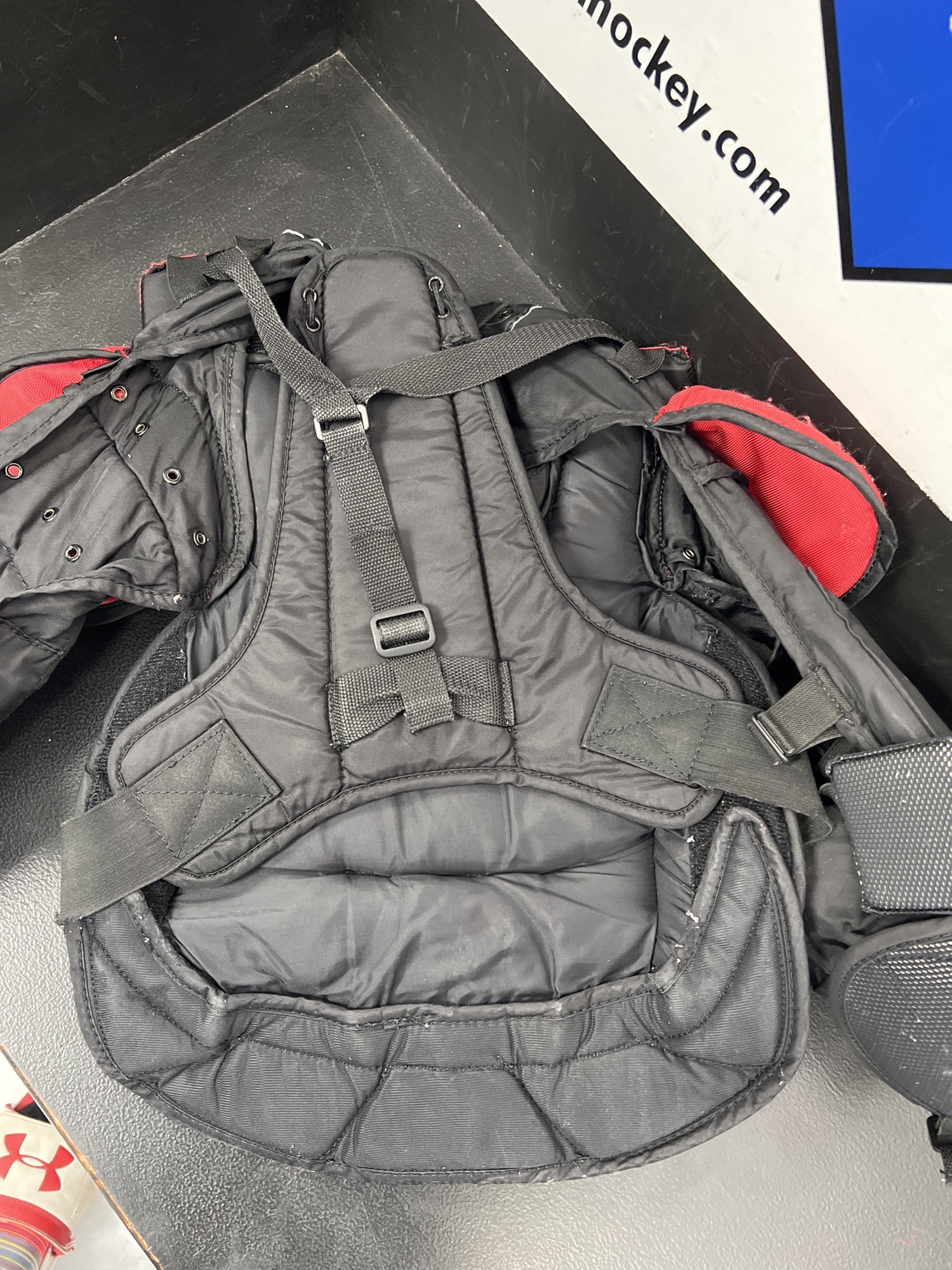 Large Itech Goalie Chest Protector SidelineSwap