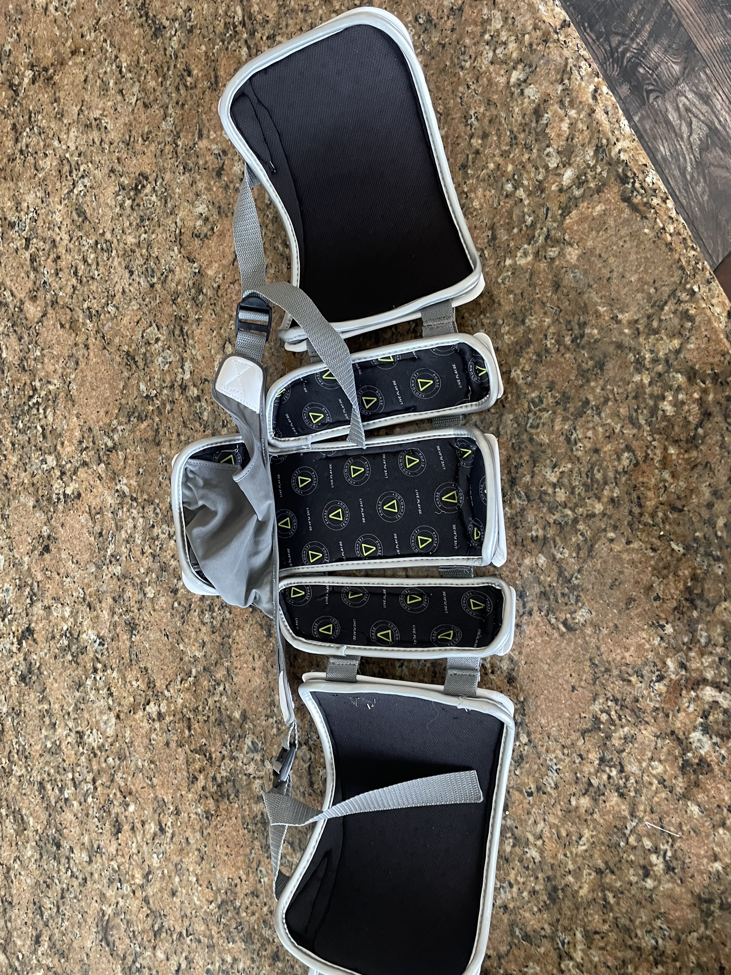 New Epoch Kidney Pads SidelineSwap