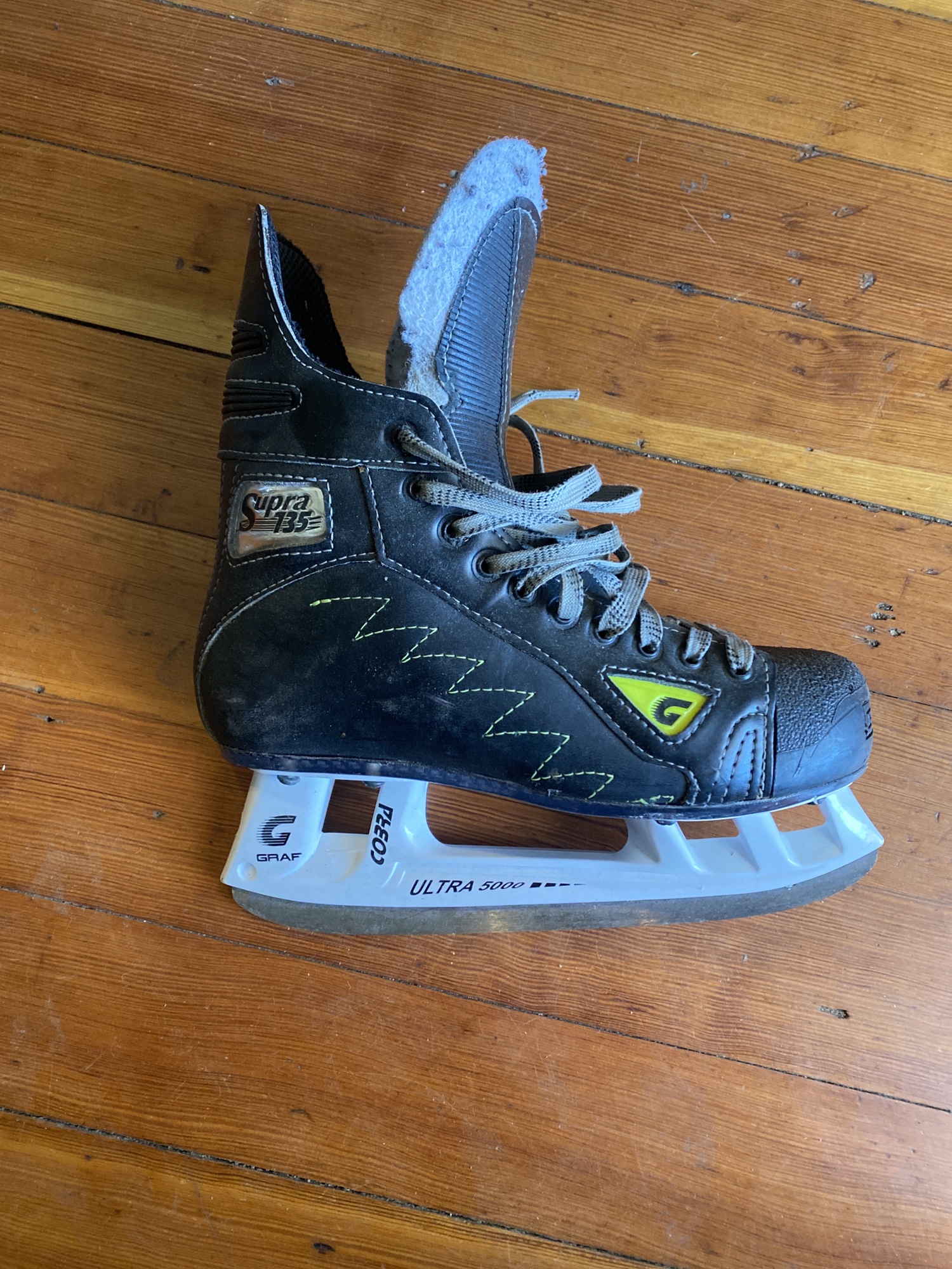 Used Graf Wide Width Size 5.5 Supra 135s Hockey Skates SidelineSwap