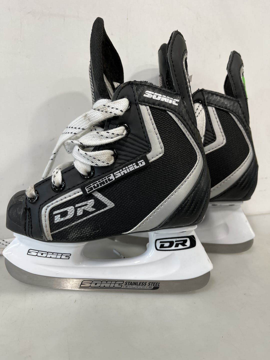 Used Sonic Shield Youth 09.0 Ice Hockey Skates SidelineSwap
