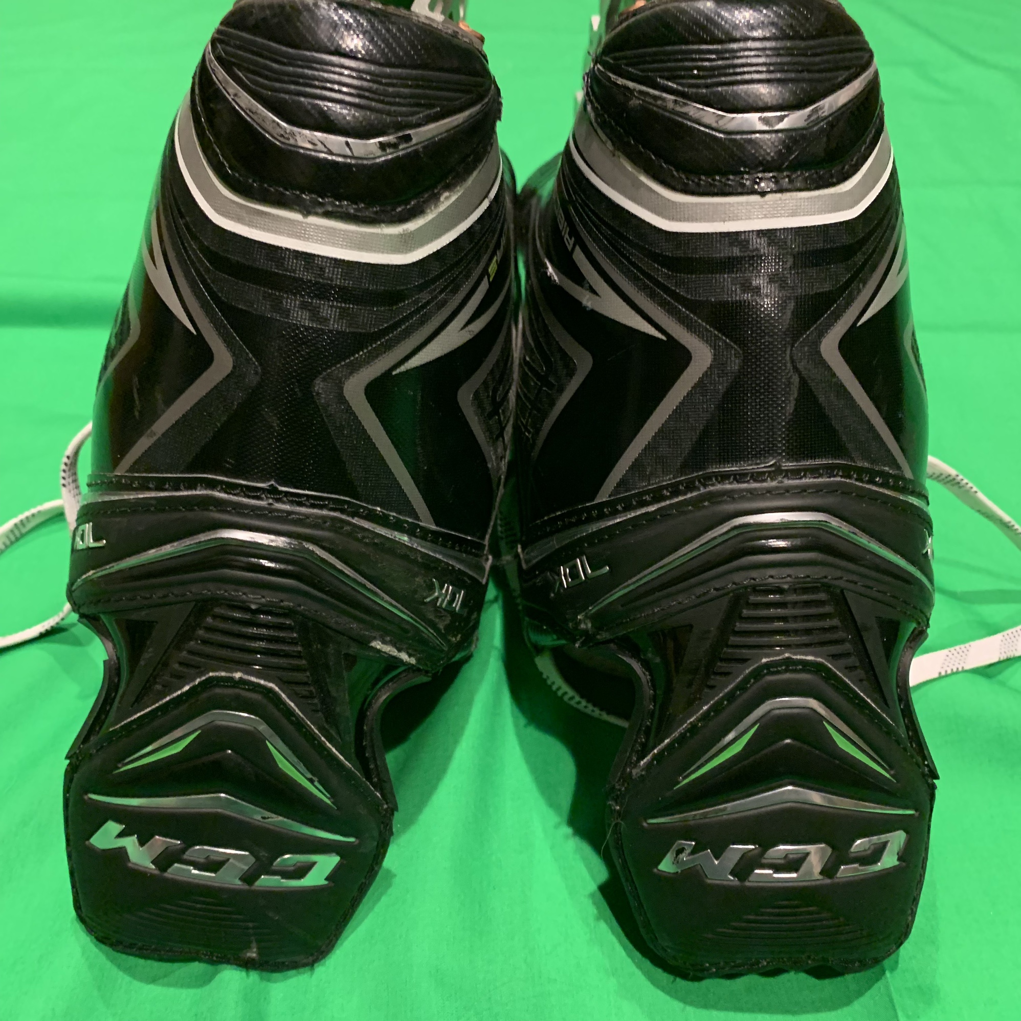 CCM Ribcor 70K Roller/Inline Skates Sr 7.5D HiLo Kryptonium Chassis PLEASE READ FULL