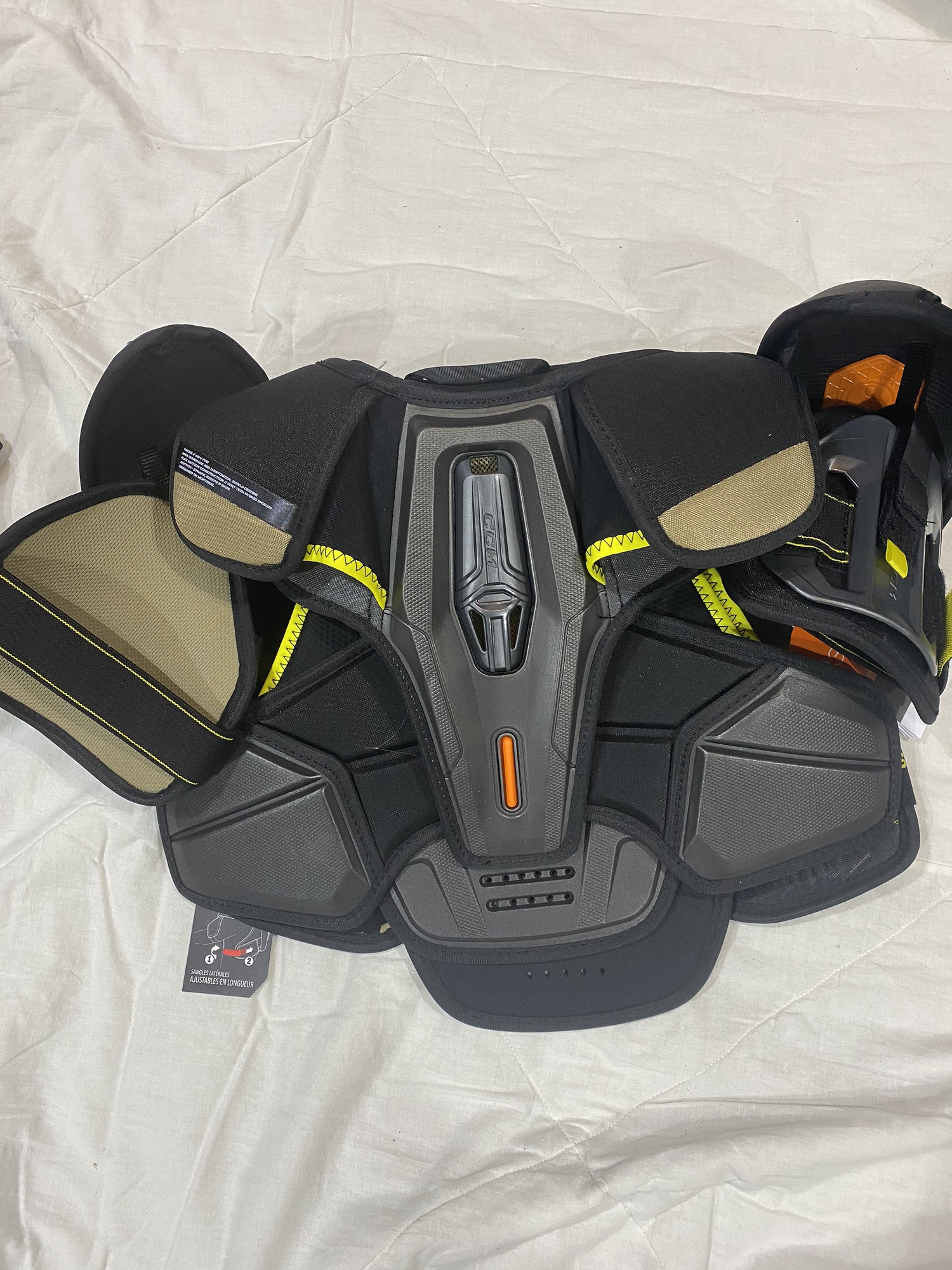 Senior Small CCM Pro Stock Tacks ASV Pro Shoulder Pads SidelineSwap