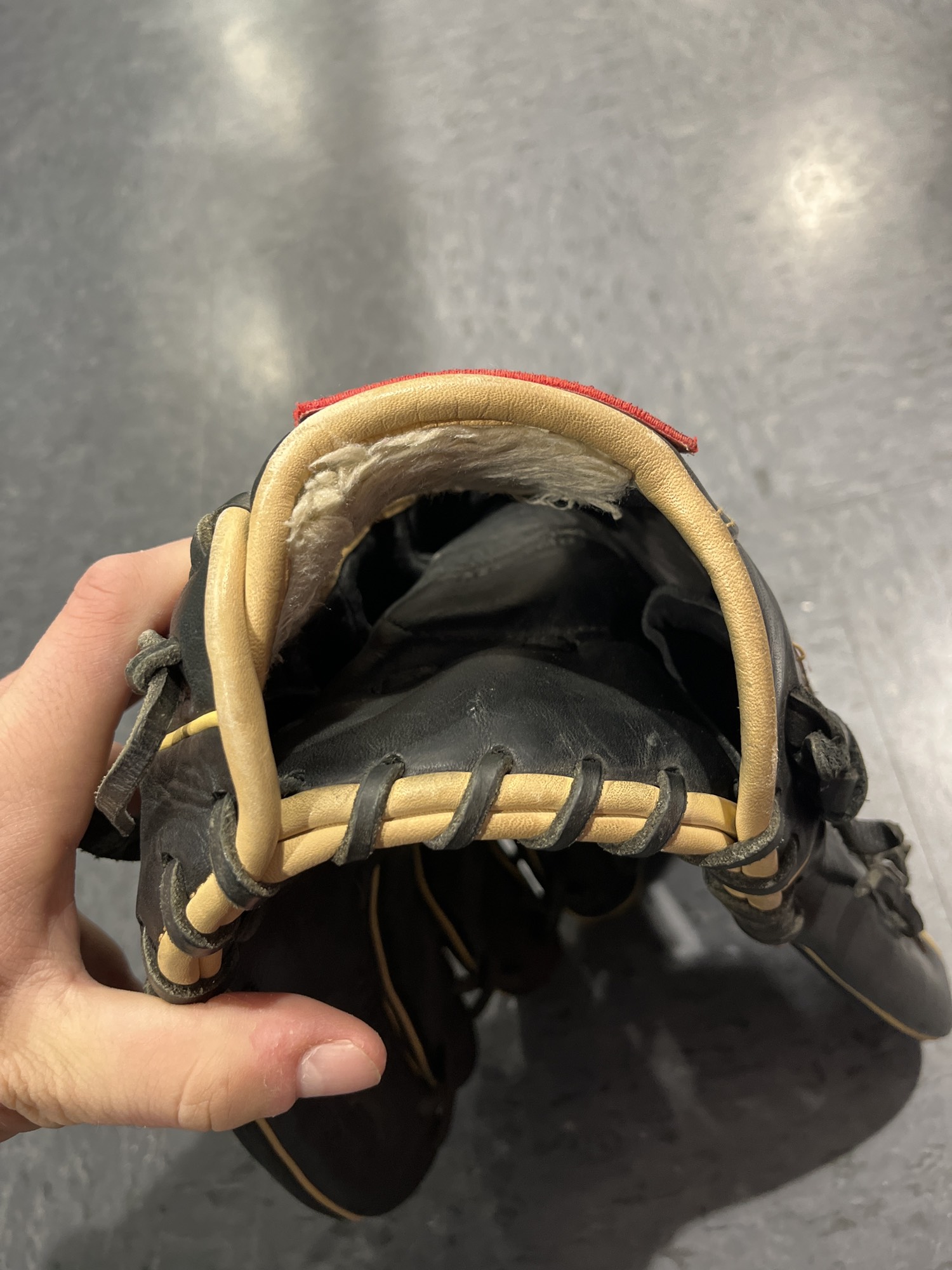 Used Rawlings Gold Glove Elite Right Hand Throw Outfield Baseball Glove