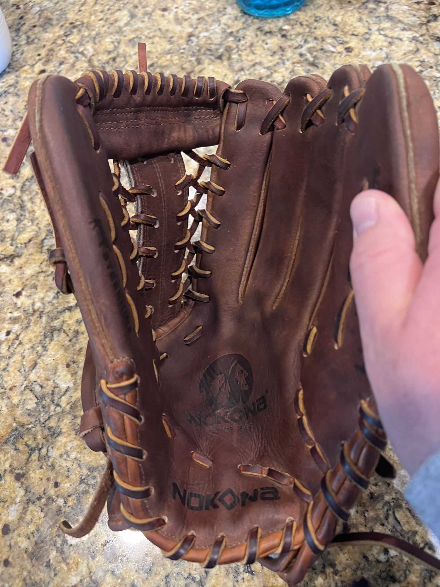 Nokona outfield gloveWalnut W1275 SidelineSwap