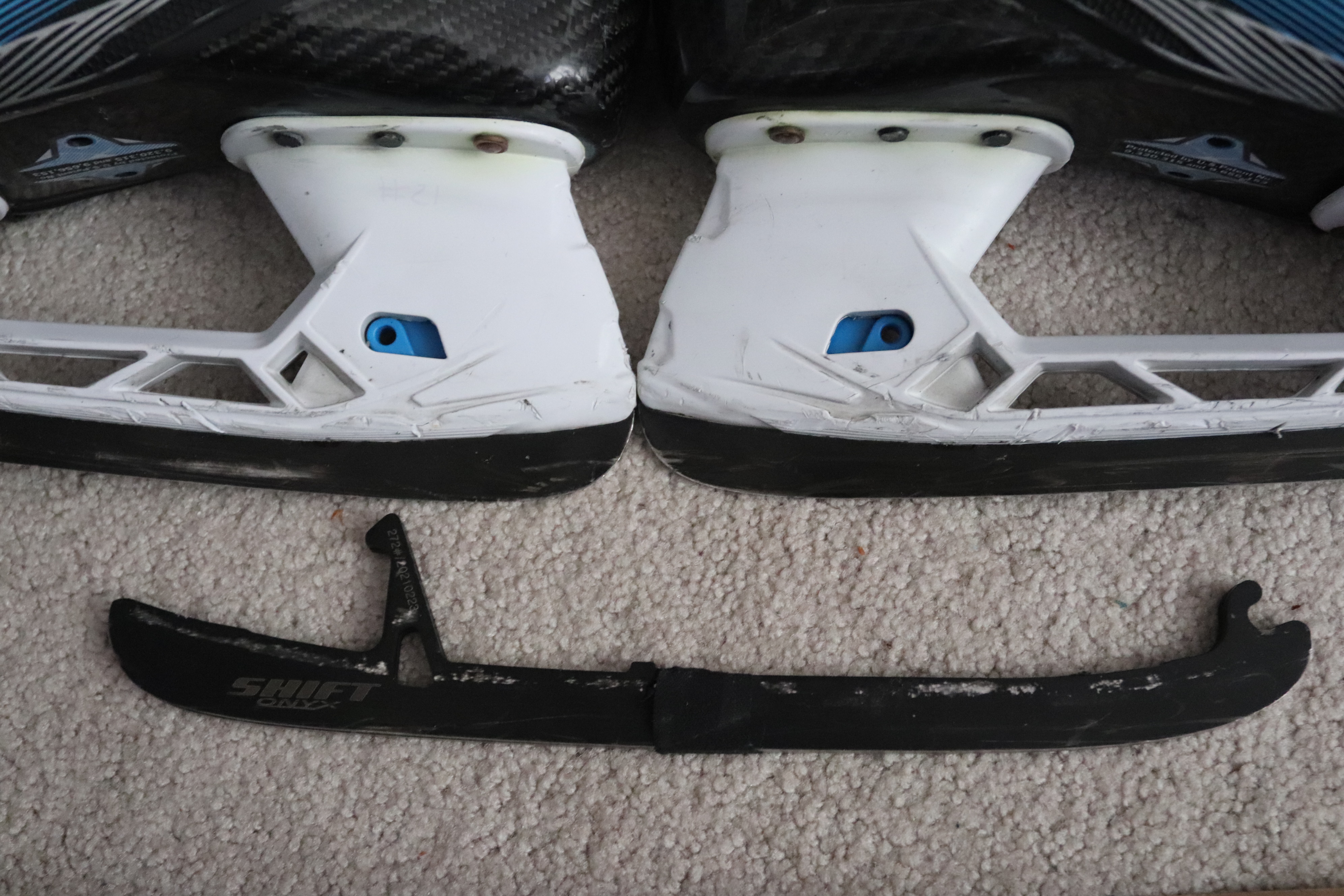 True TF9 Senior Hockey Skates 8.5R with Extra Steel SidelineSwap