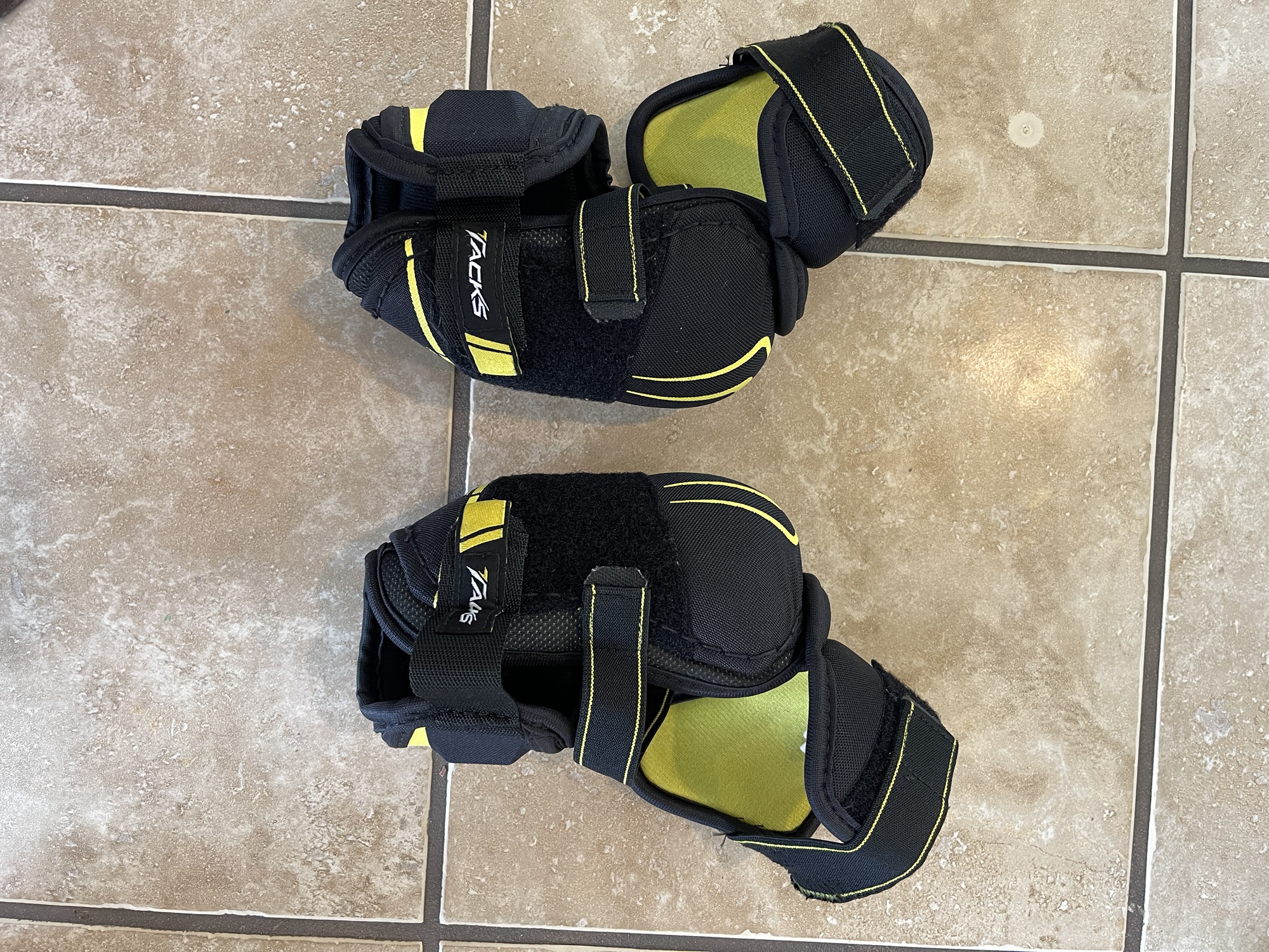 Used Large CCM Tacks 9040 Elbow Pads SidelineSwap