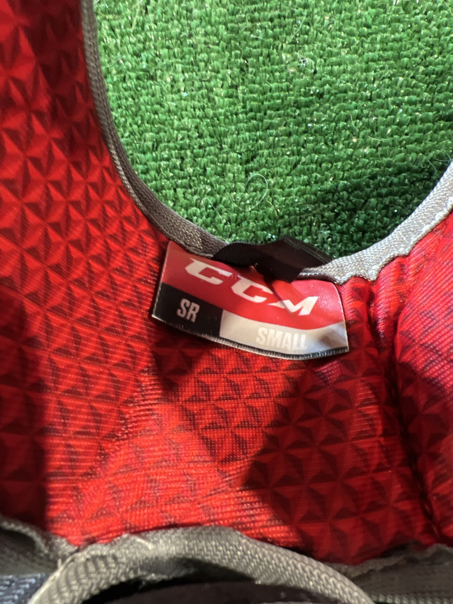 Used Small CCM JetSpeed FT390 Elbow Pads SidelineSwap