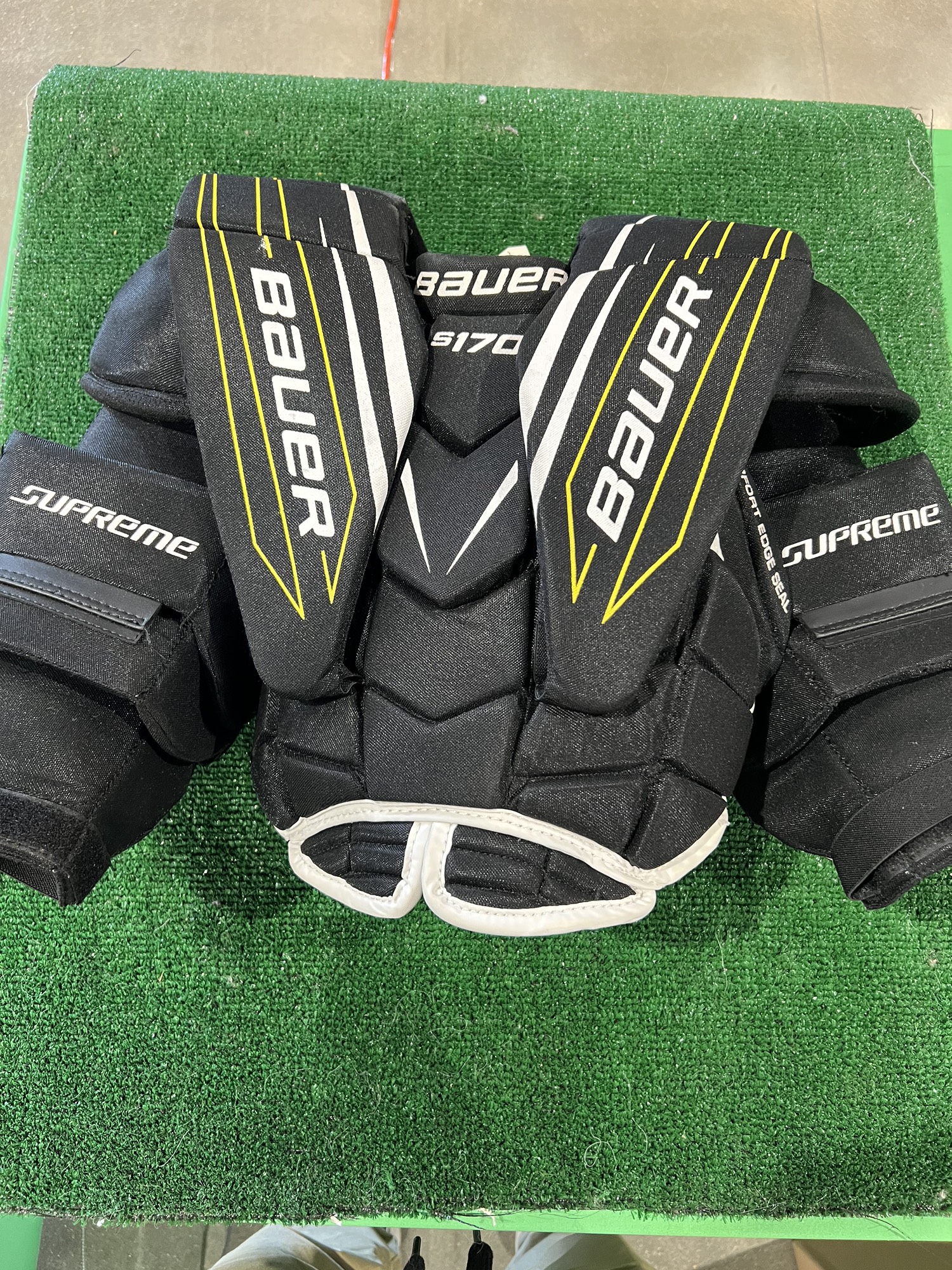Used Small Bauer Supreme S170 Goalie Chest Protector SidelineSwap