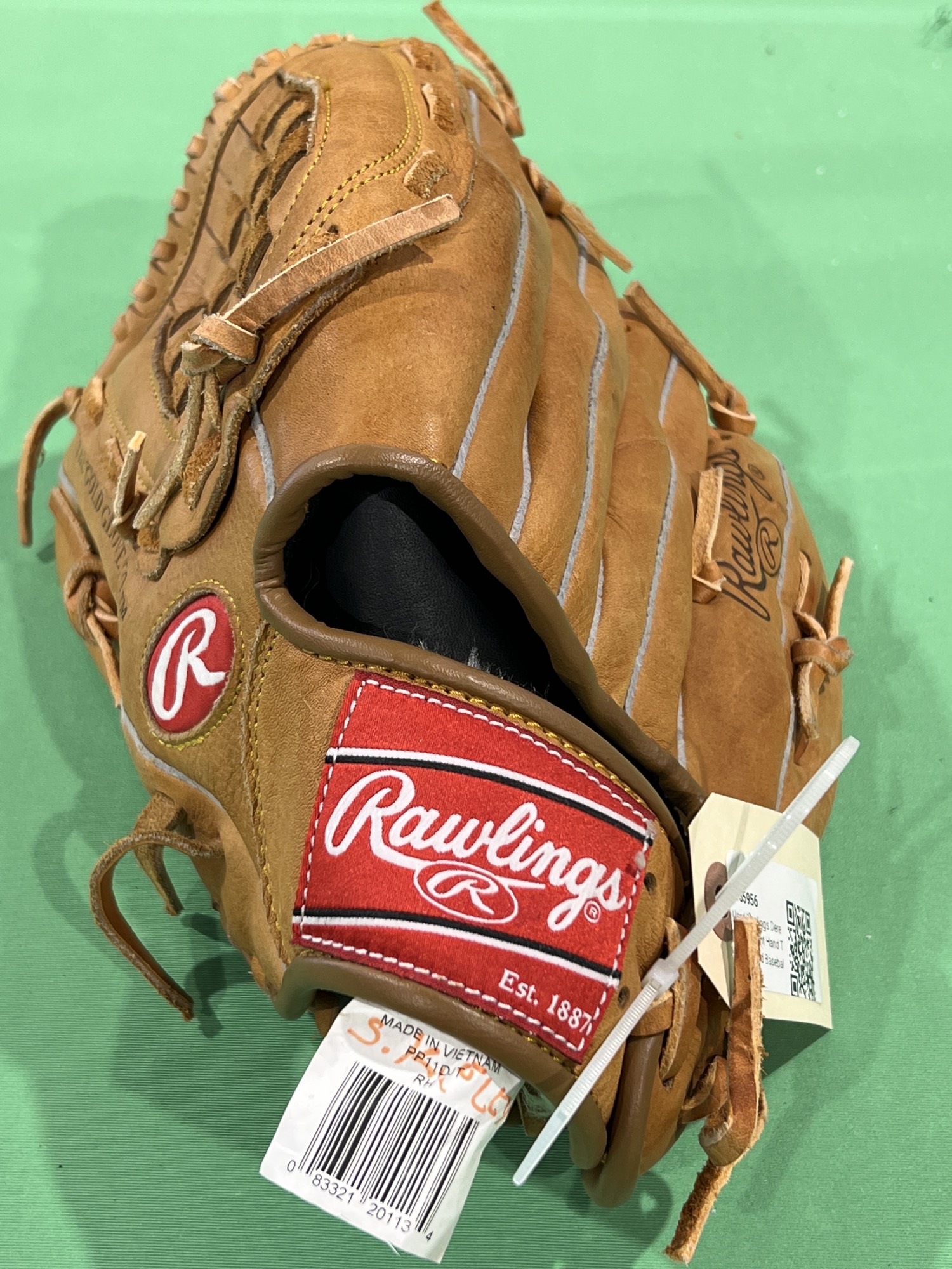 Used Rawlings Derek Jeter Left Hand Infield Baseball Glove 11