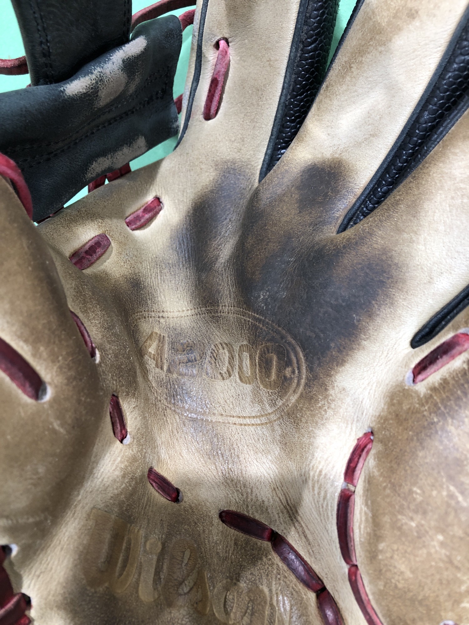 Used Wilson A2000 Right Hand Throw Outfield Baseball Glove (11.5