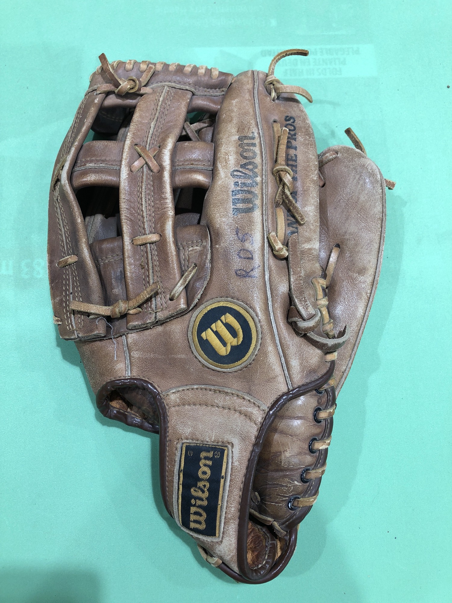Used Wilson RightHand Throw Outfield Softball Glove (14") SidelineSwap