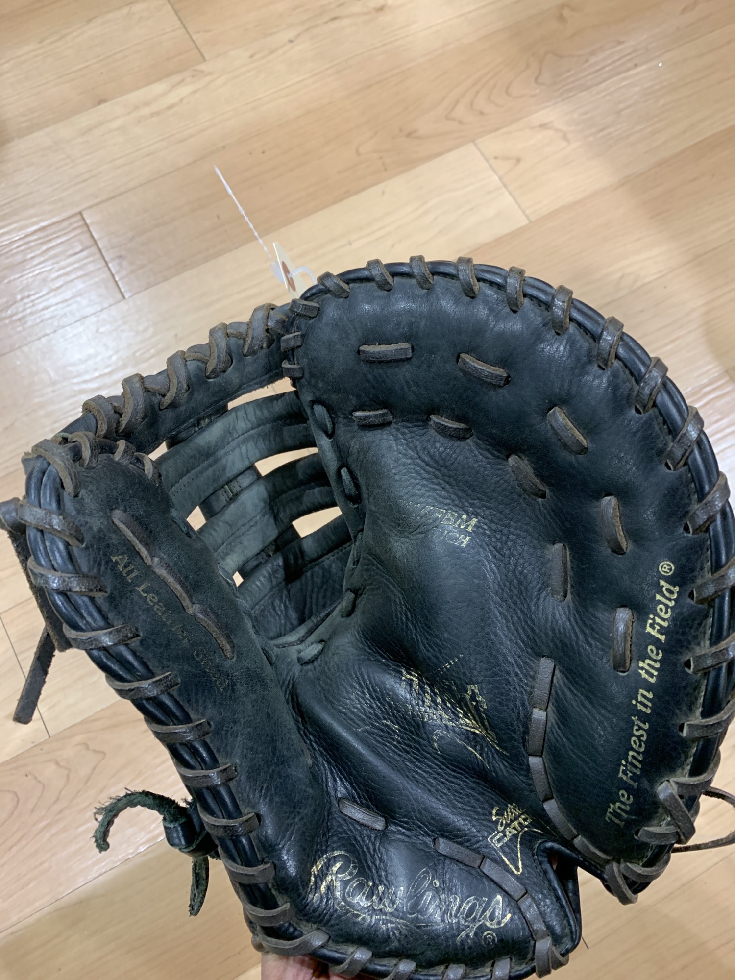 Used Rawlings Highlight Series Right Hand Throw First Base Baseball