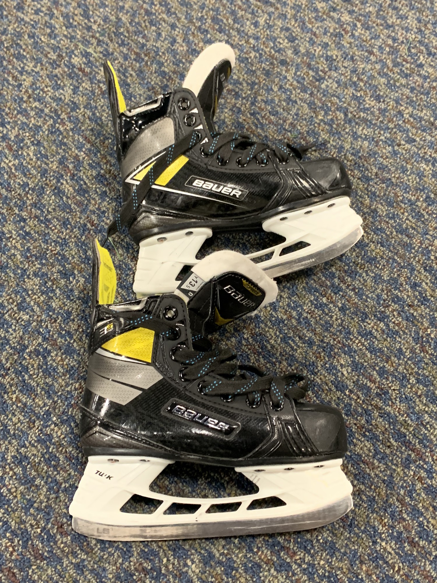 Youth Used Bauer Supreme 3S Pro Hockey Skates D&R (Regular) 13.5Y SidelineSwap