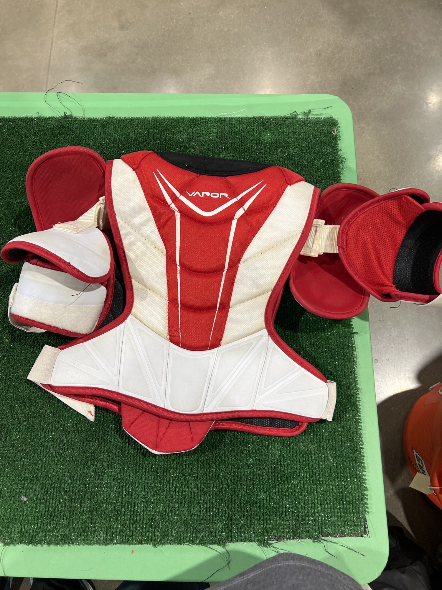 Used Junior Large Bauer Vapor APX2 Shoulder Pads SidelineSwap