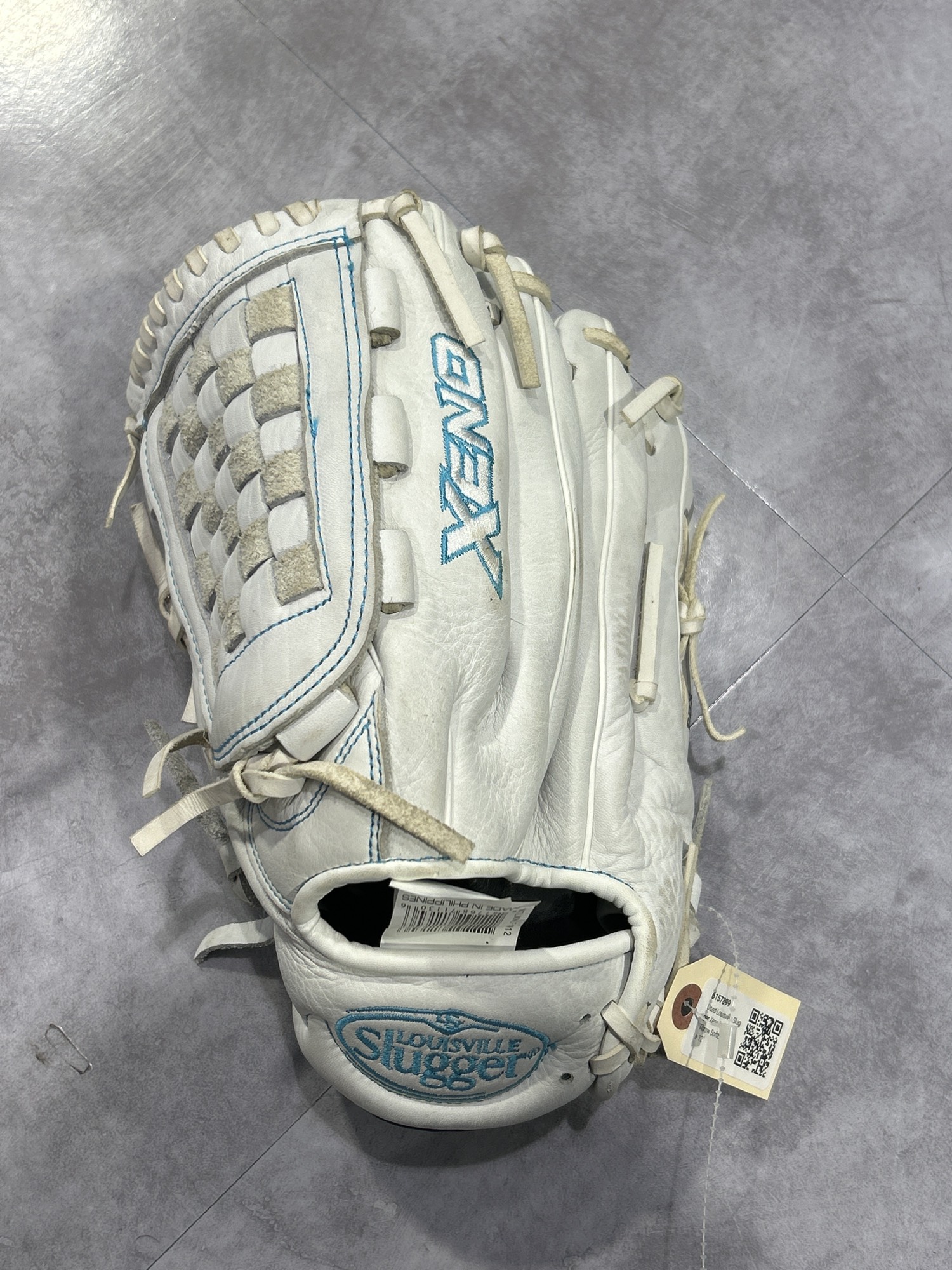Used Louisville Slugger Xeno Left Hand Throw Softball Glove 12