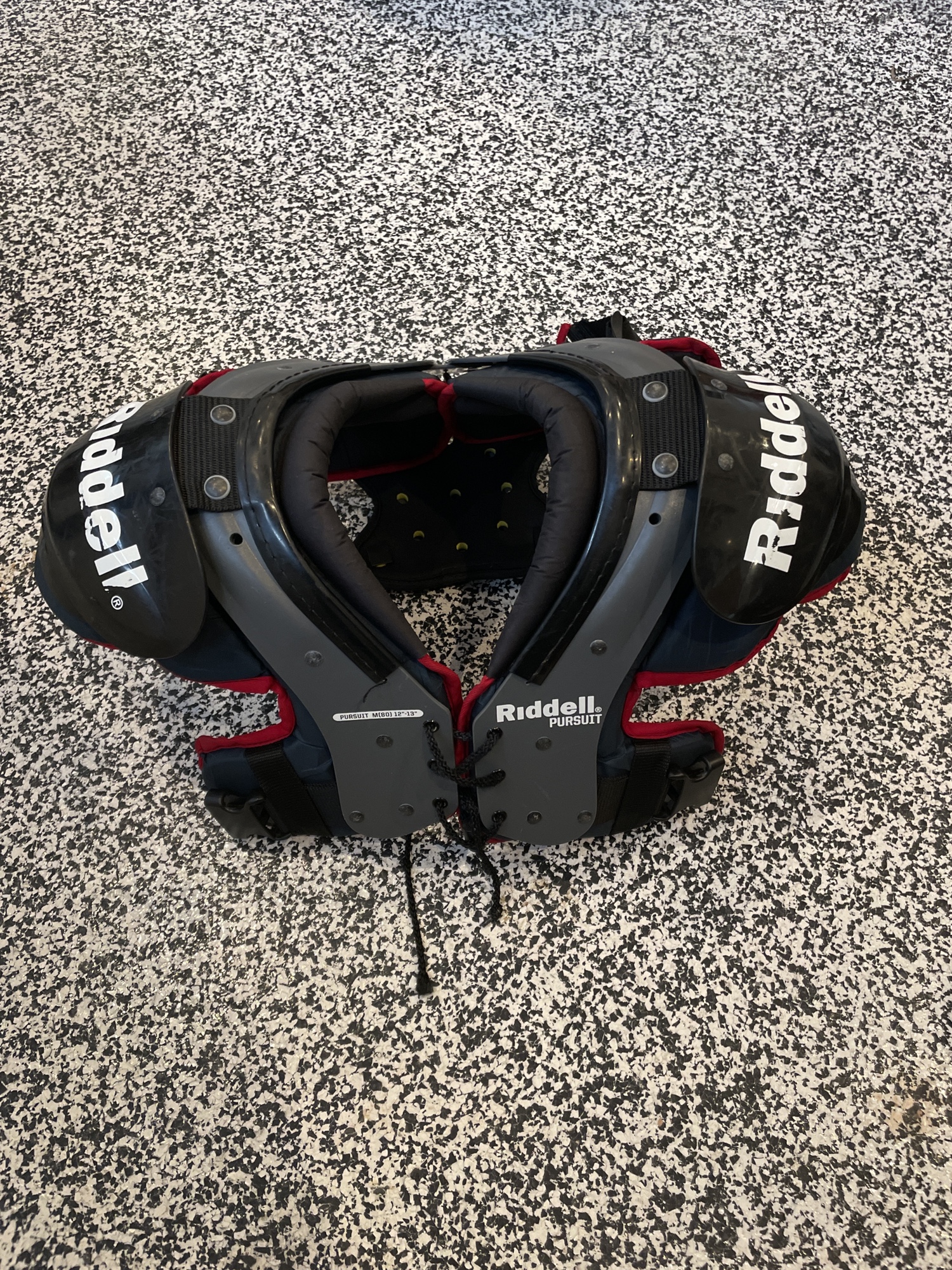 Youth Extra Large Riddell Pursuit Shoulder Pads SidelineSwap