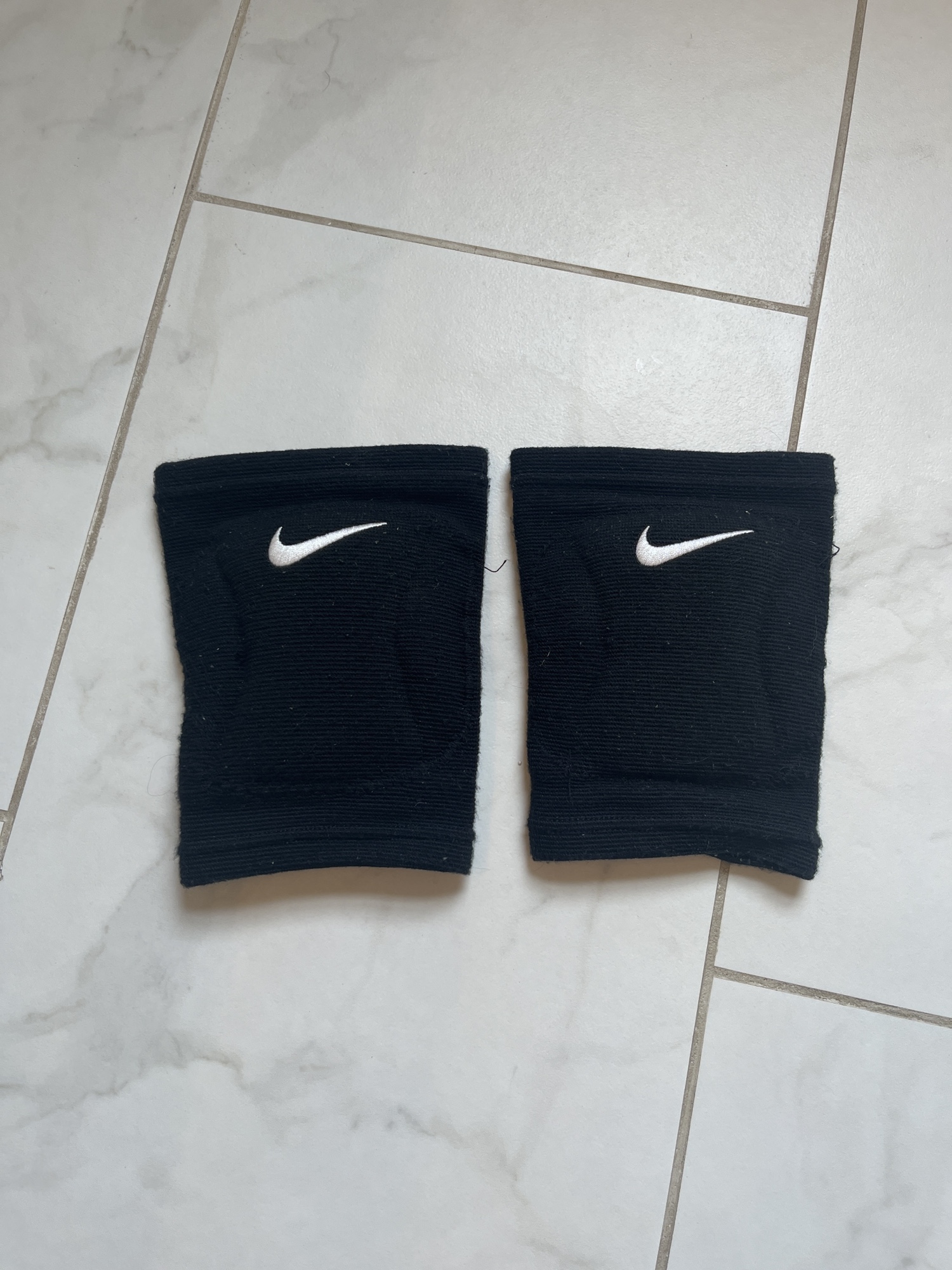 white nike knee pads volleyball